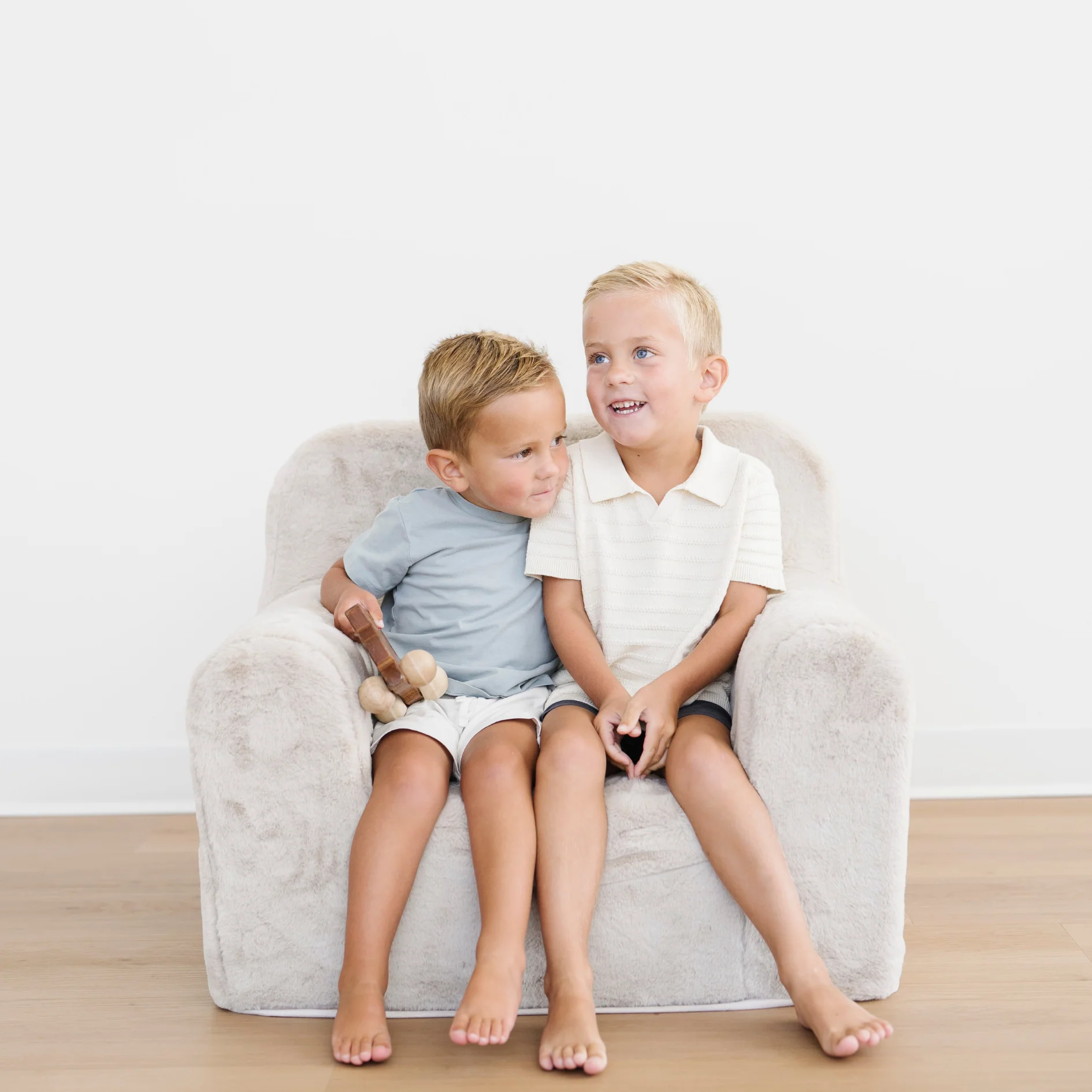 SNUGGLE UP CHAIR - Image 12