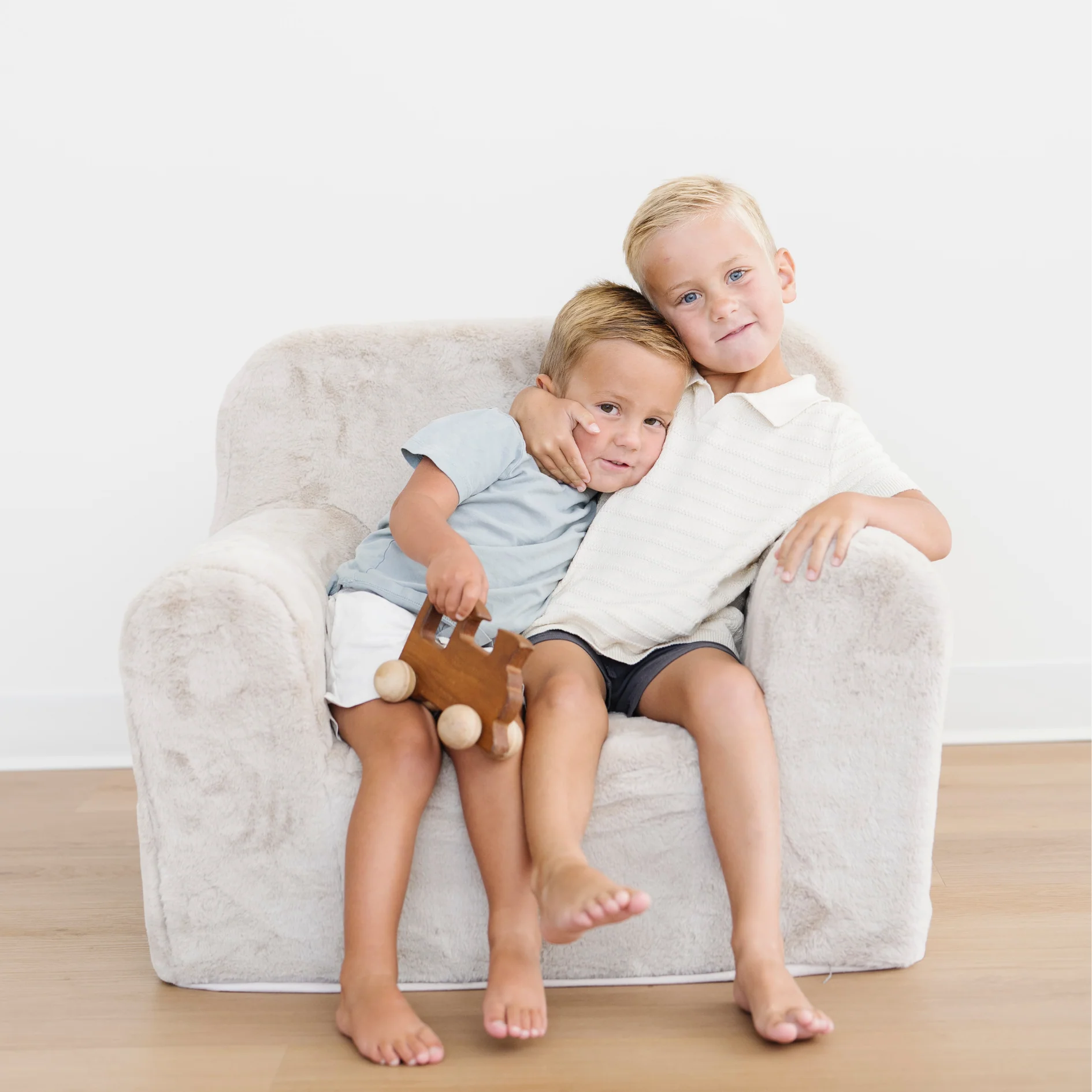 SNUGGLE UP CHAIR - Image 8