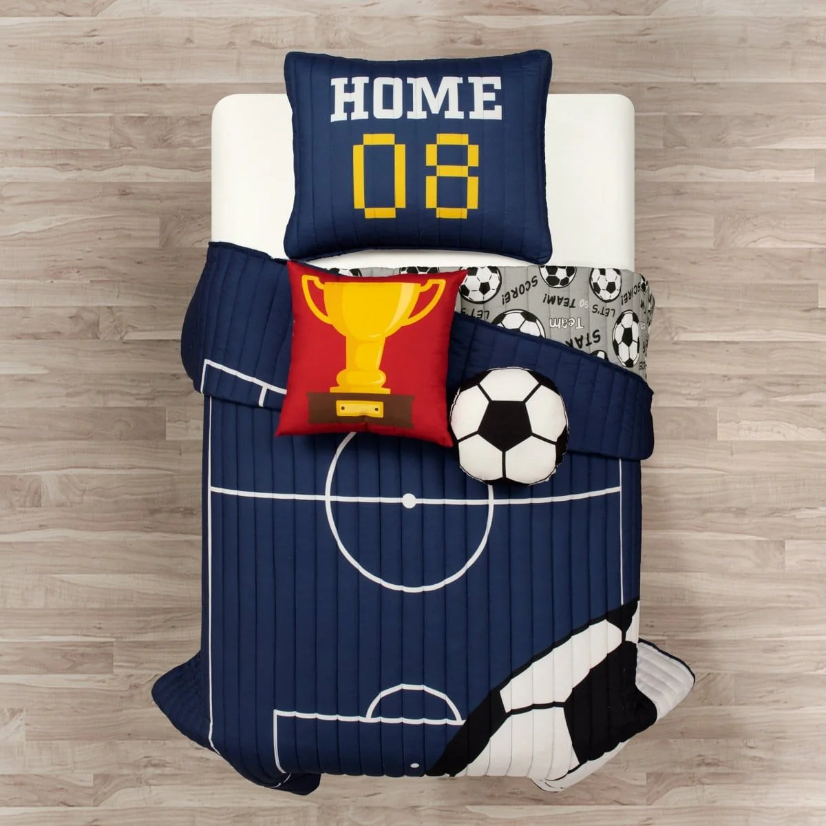 Soccer Game Reversible Quilt Set - Image 19