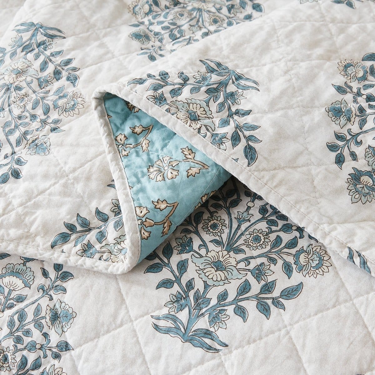 Sofia Flower Block Bouquet Reversible Cotton Quilt 3Pc Set - Image 8