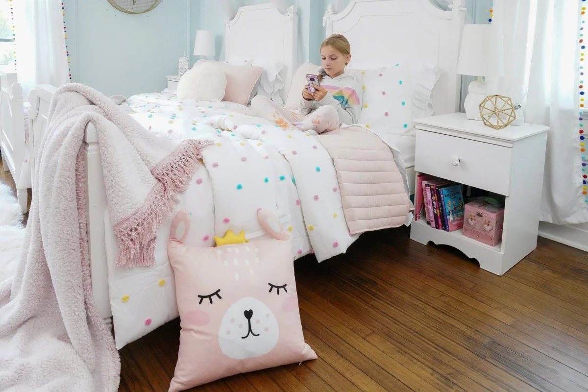 Soft Stripe All Season Quilt/Coverlet Set - Image 27