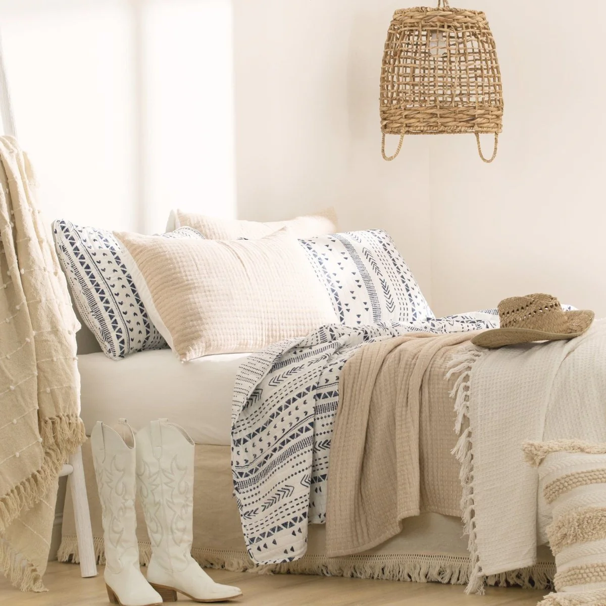 Solid Kantha Pick Stitch Yarn Dyed Cotton Woven Quilt/Coverlet Set - Image 29