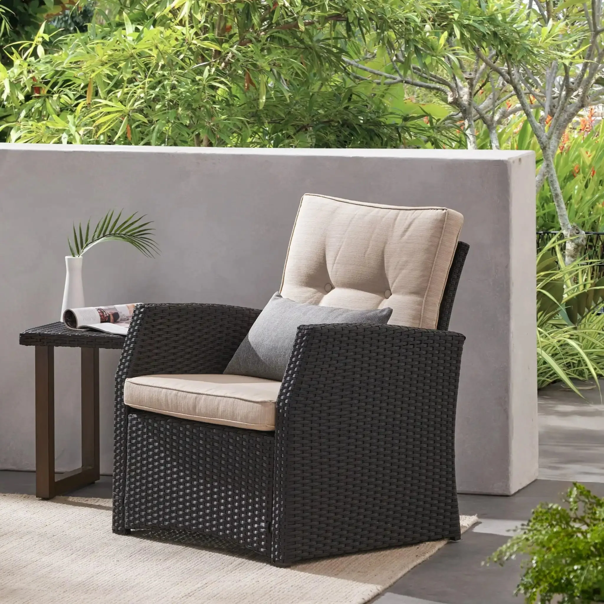 St Marta - Single Sofa Outdoor Relaxation - Image 3