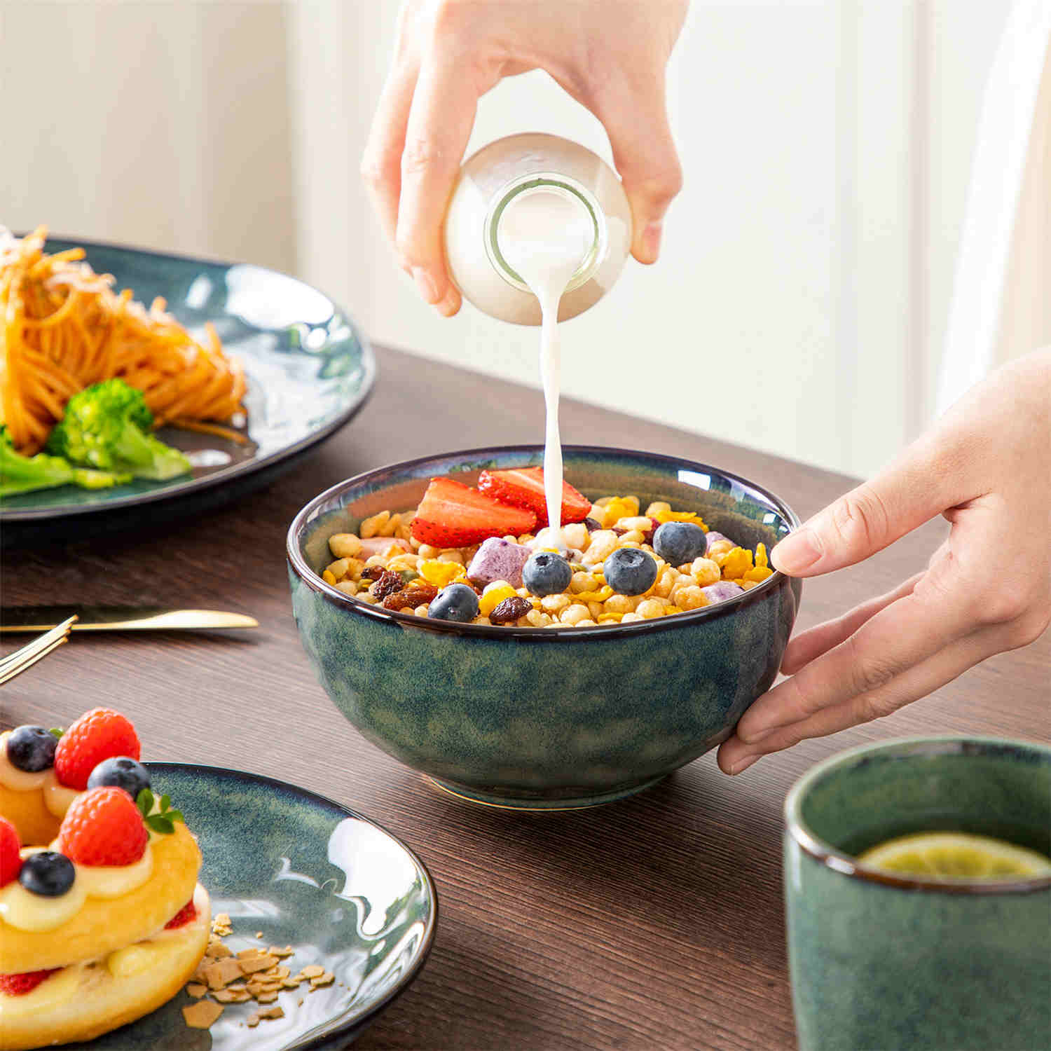 Starry 16 Piece Dinnerware Set - Image 11