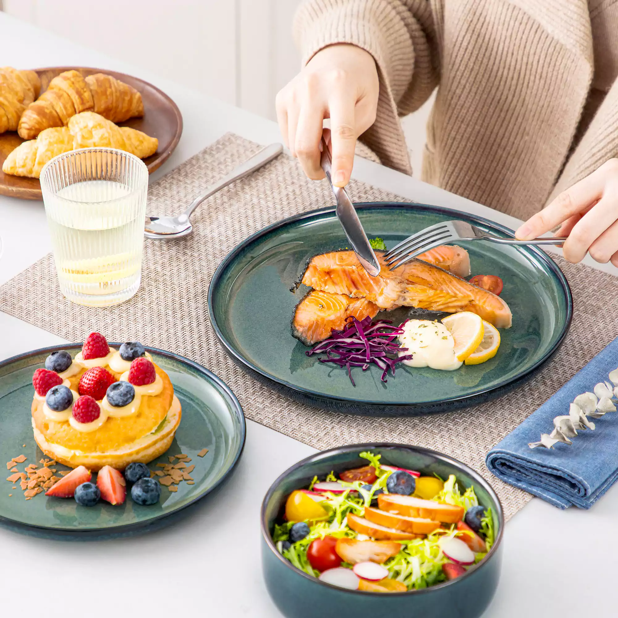 Starry Lipped-Edge 12 Piece Dinnerware Set - Image 14