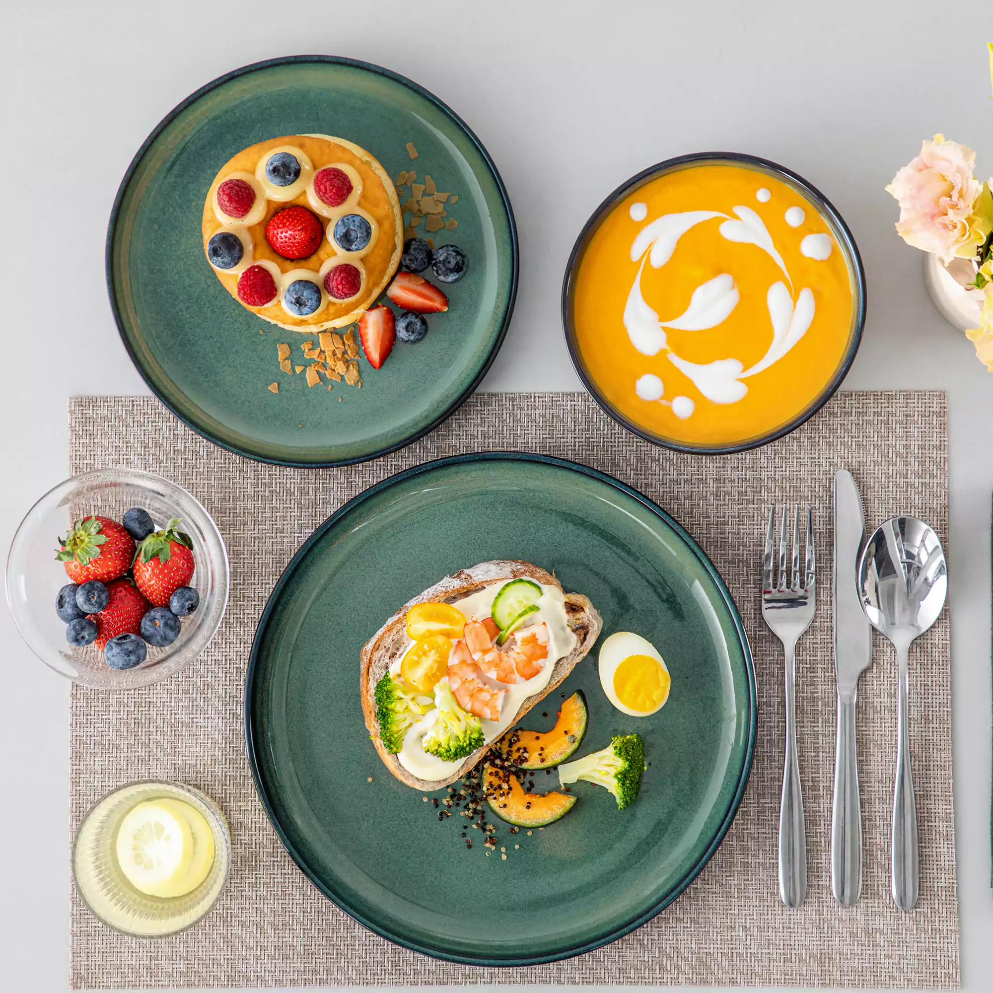 Starry Lipped-Edge 12 Piece Dinnerware Set - Image 15