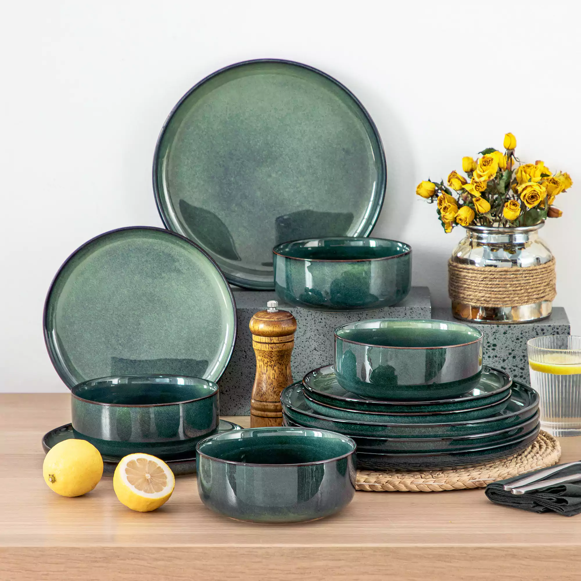 Starry Lipped-Edge 12 Piece Dinnerware Set - Image 23