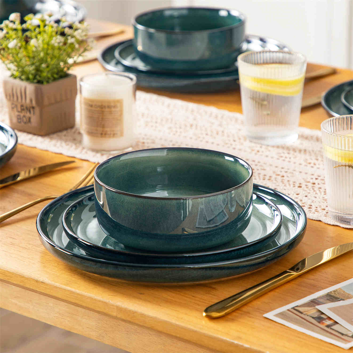 Starry Lipped-Edge 18 Piece Dinnerware Set - Image 12