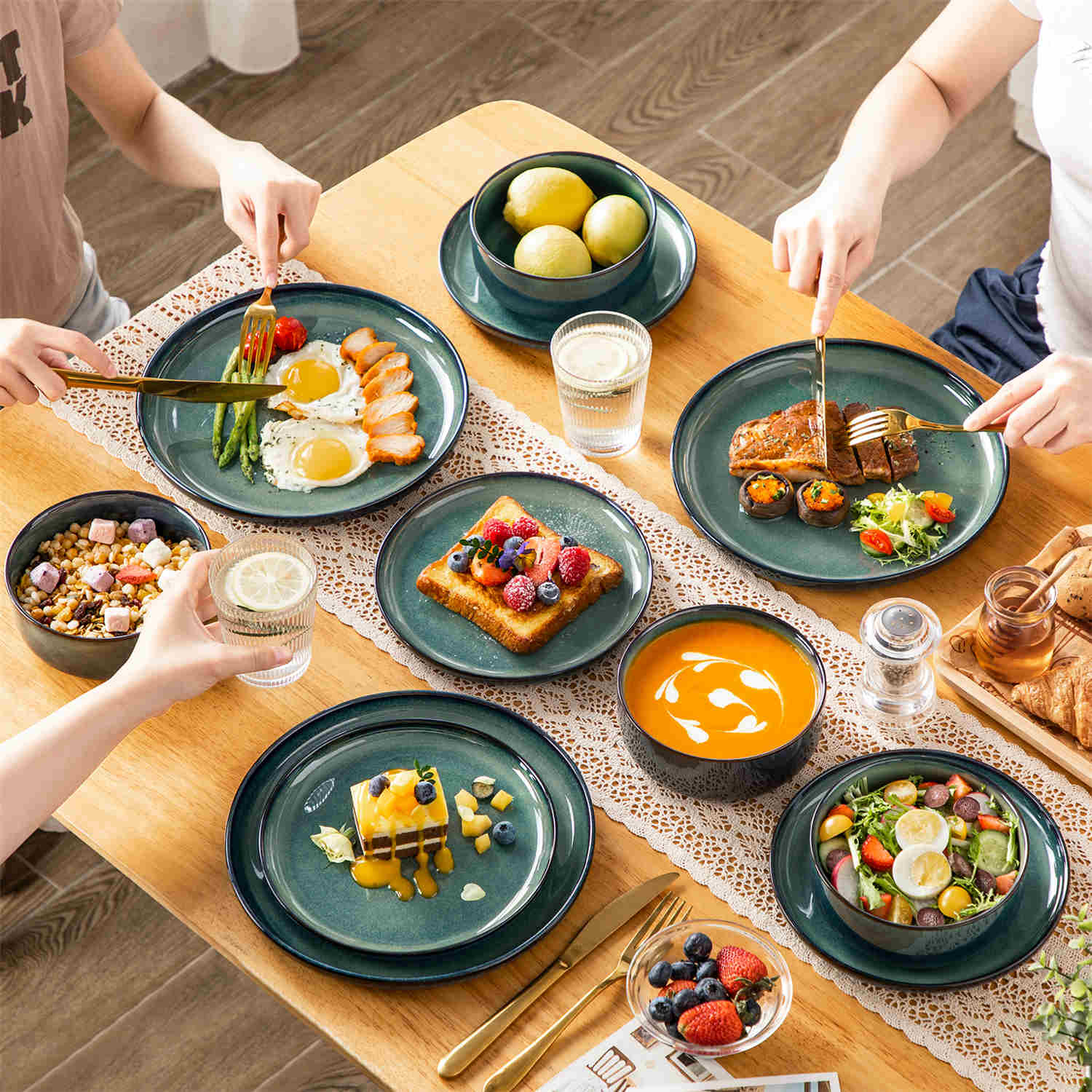 Starry Lipped-Edge 18 Piece Dinnerware Set - Image 13