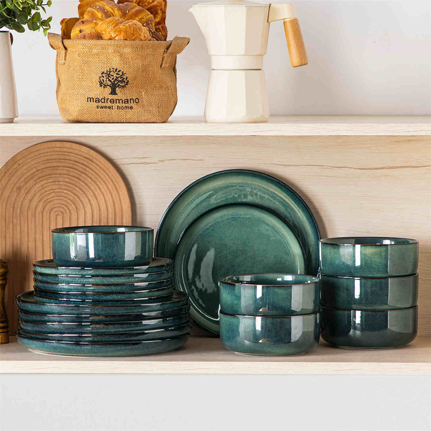 Starry Lipped-Edge 18 Piece Dinnerware Set - Image 16