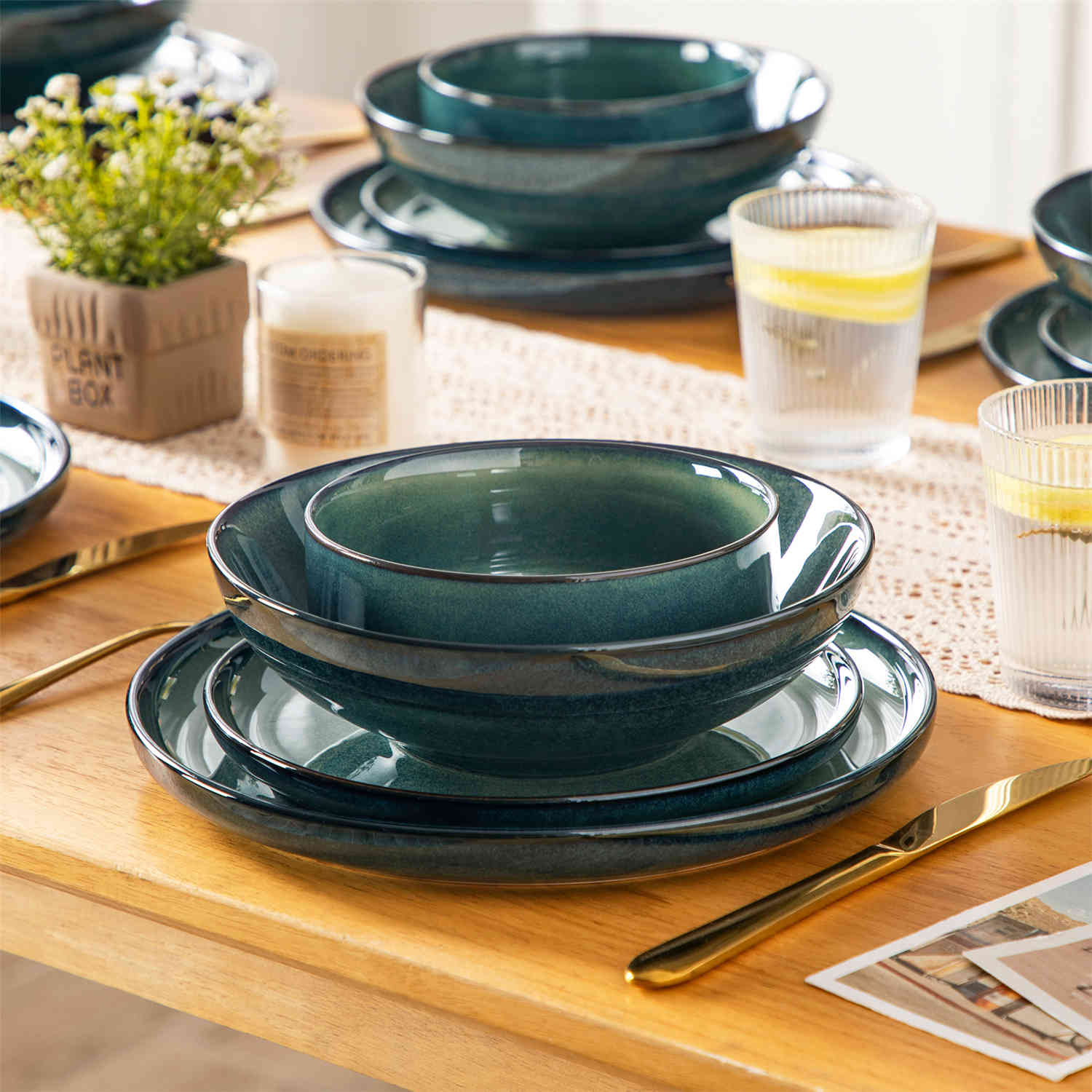 Starry Lipped-Edge 24 Piece Dinnerware Set - Image 12