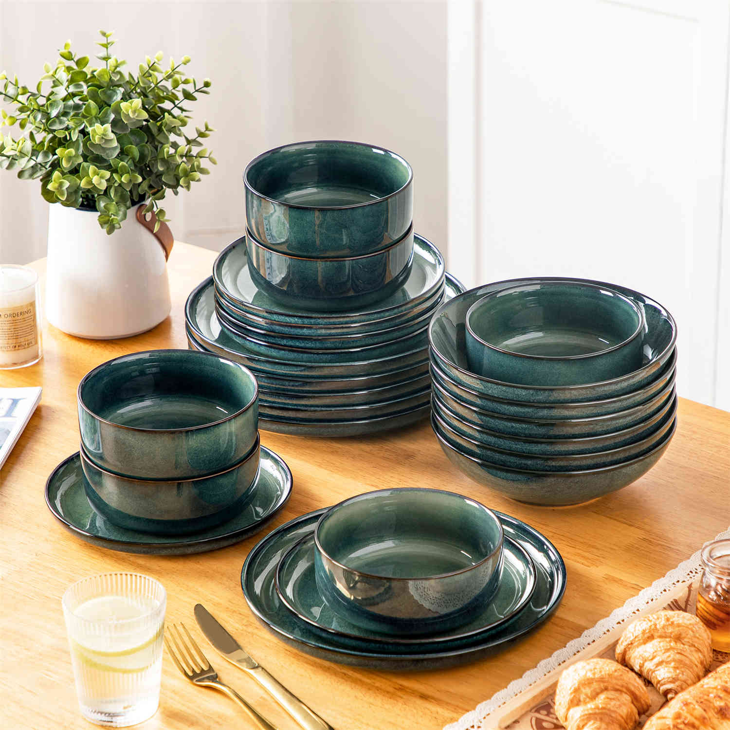 Starry Lipped-Edge 24 Piece Dinnerware Set - Image 15