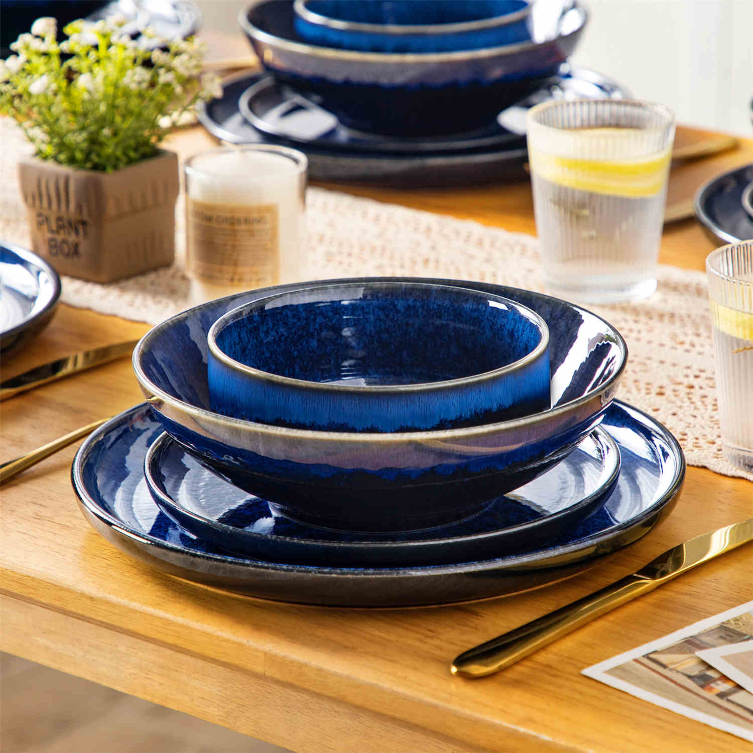 Starry Lipped-Edge 24 Piece Dinnerware Set - Image 4
