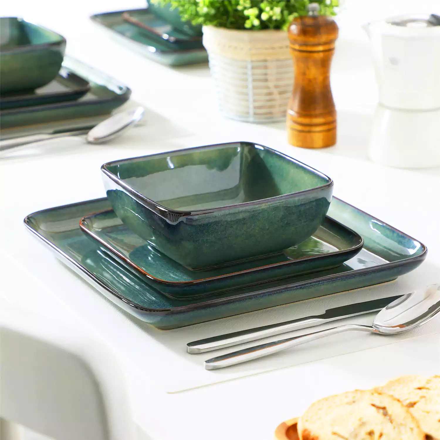 Stern 18 Piece Dinnerware Set - Image 16