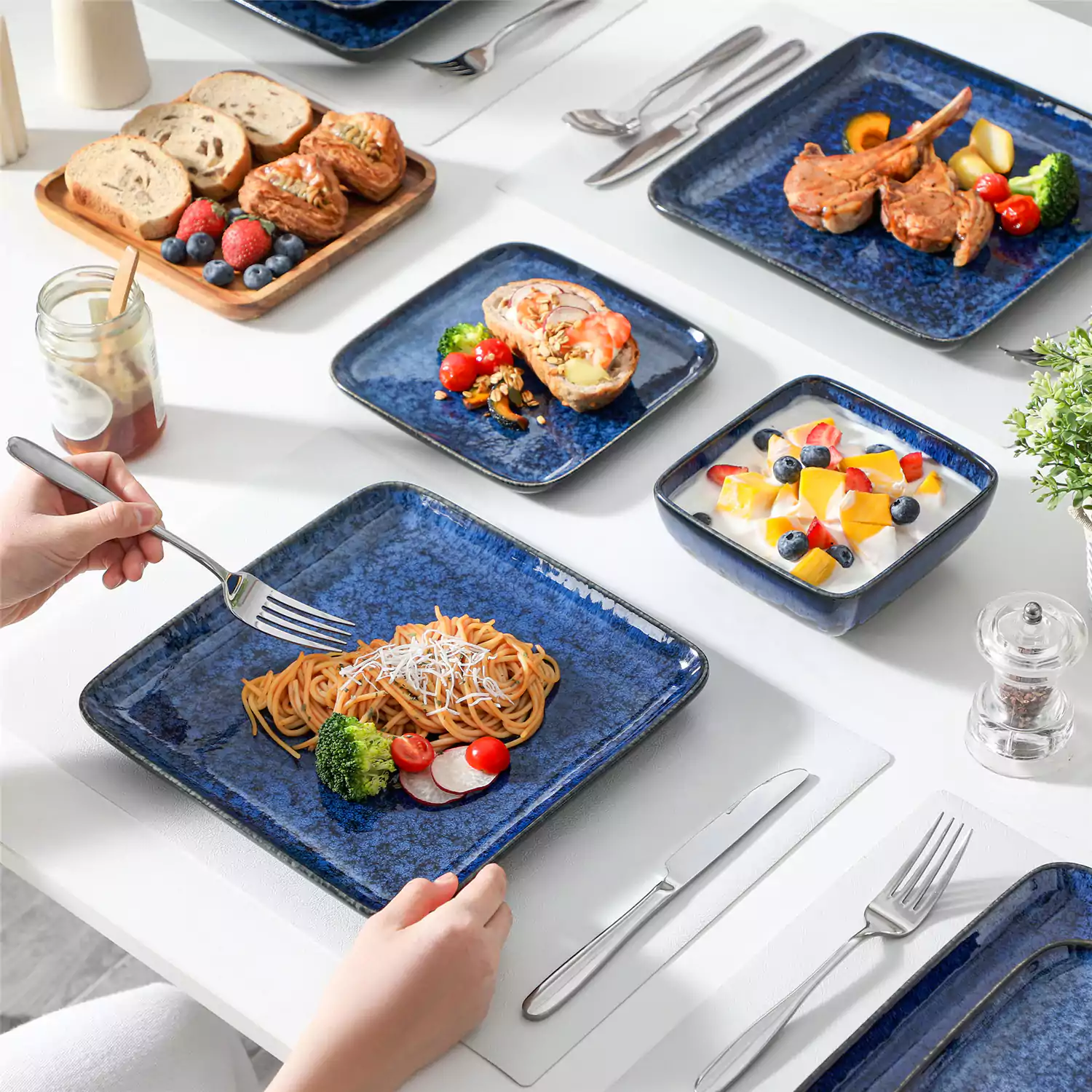 Stern 18 Piece Dinnerware Set - Image 4