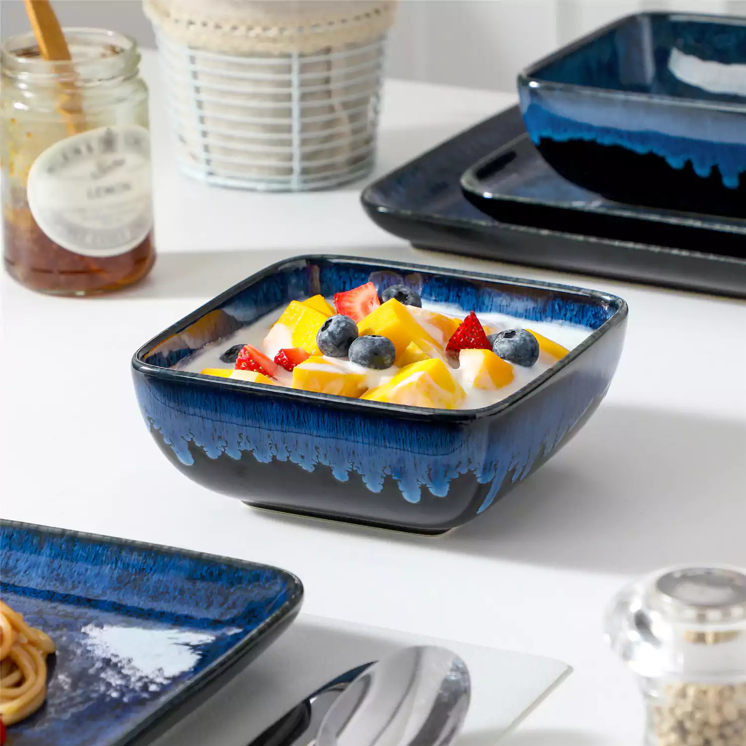 Stern 18 Piece Dinnerware Set - Image 7