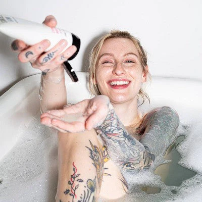 Stories & Ink Enhancing Exfoliating Body Wash 6.76 fl oz - Image 4
