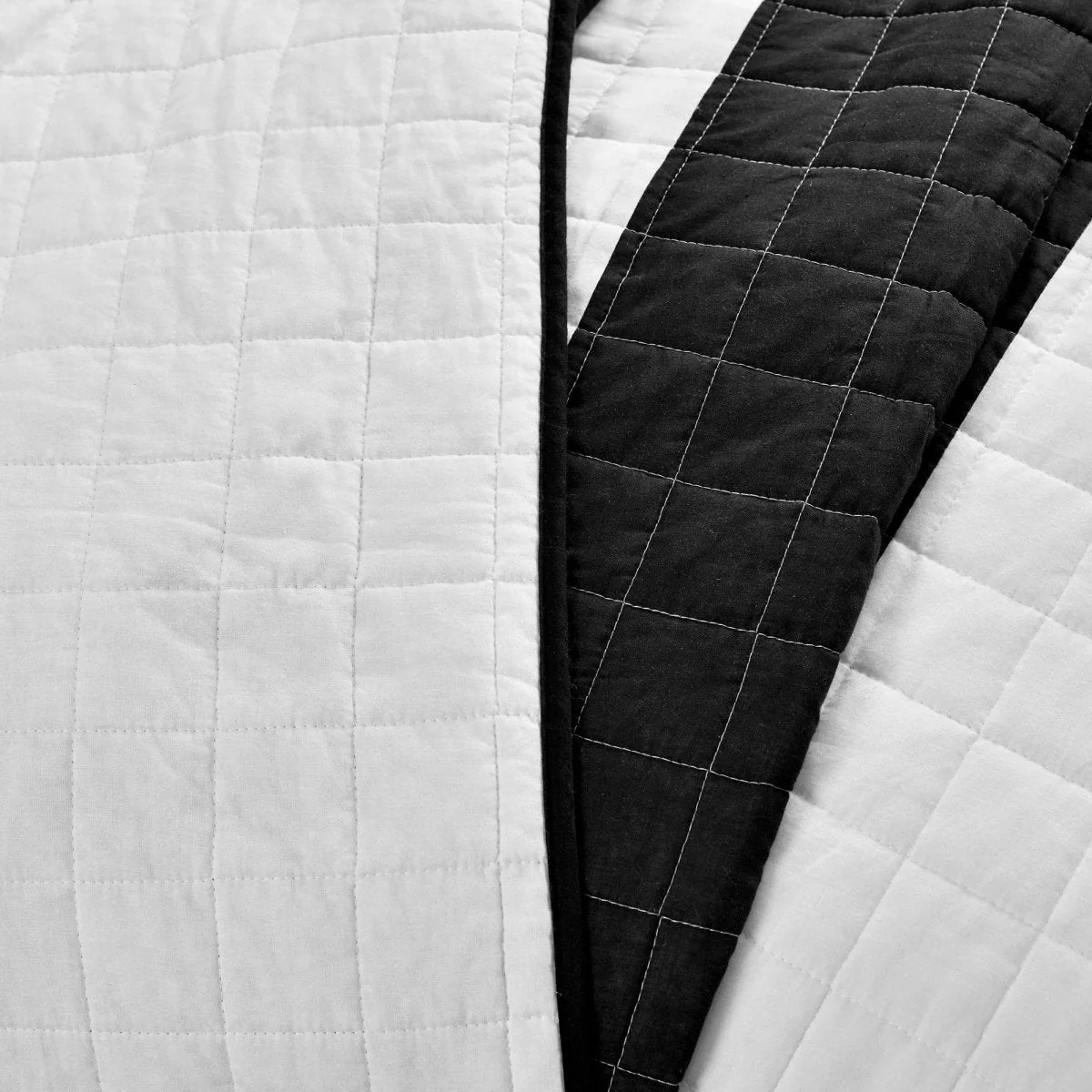 Stripe 3 Piece Quilt Set - Image 9