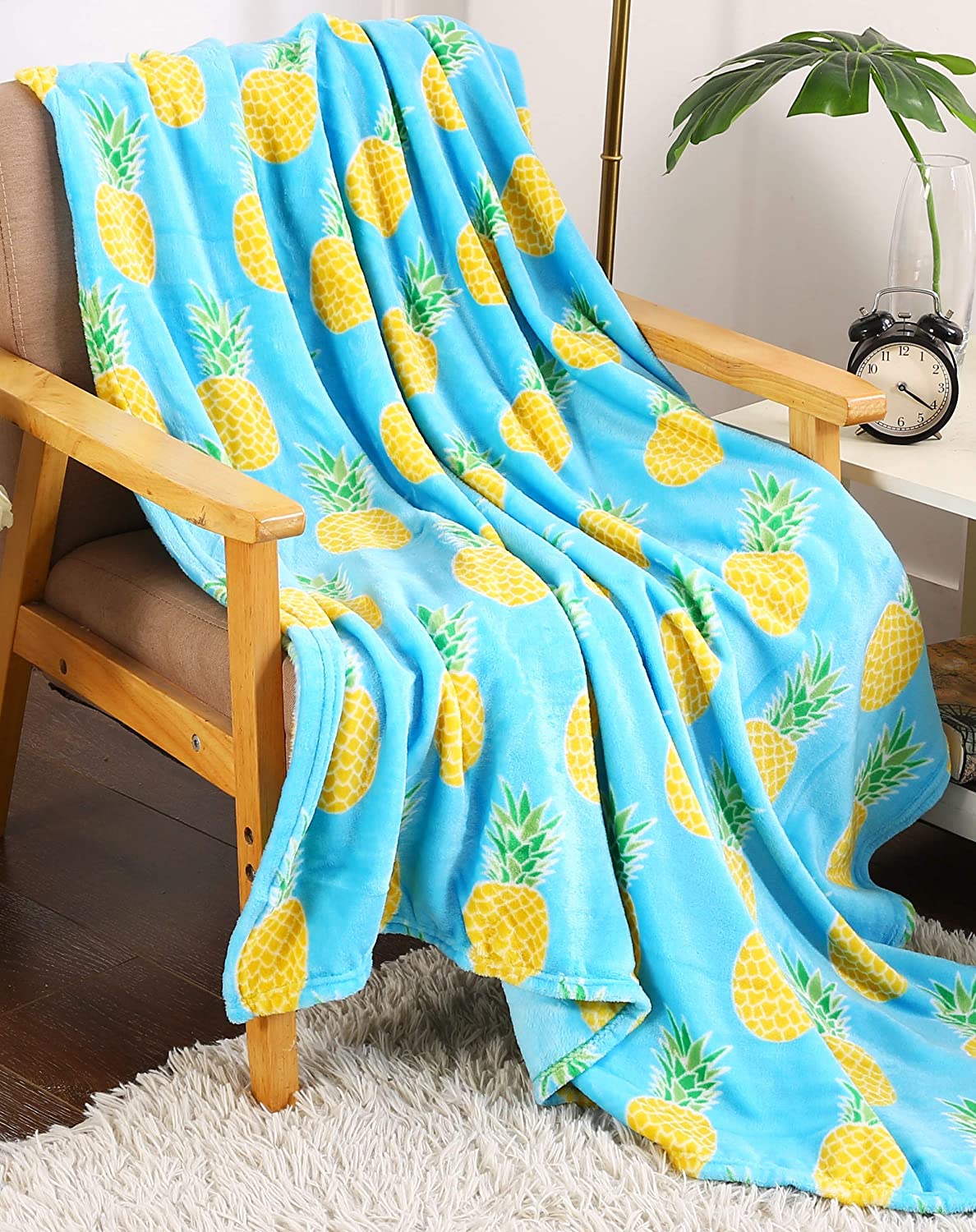 Summertime Whimsy Plush Fleece Throw Blanket (50" x 60") - Pineapple - Image 3