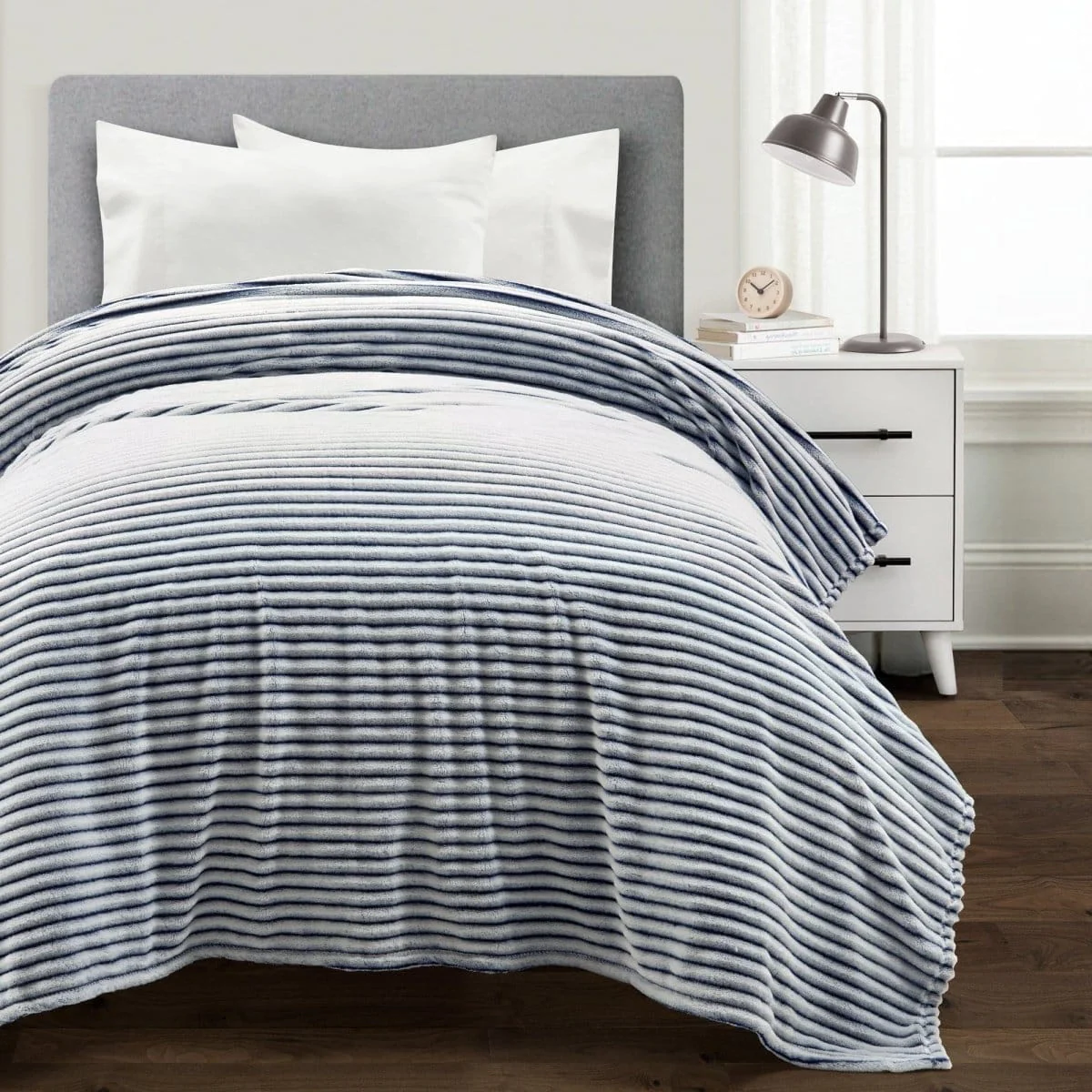 Super Cozy Ultra Soft Ribbed Faux Fur Oversized Blanket/Bedspread - Image 10
