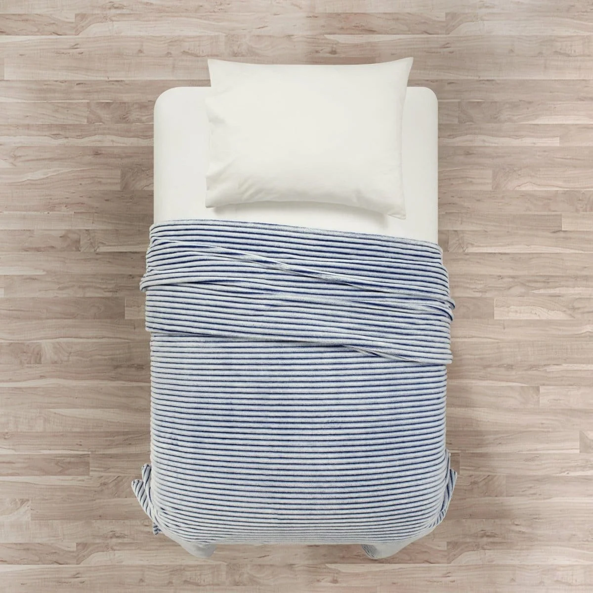 Super Cozy Ultra Soft Ribbed Faux Fur Oversized Blanket/Bedspread - Image 11
