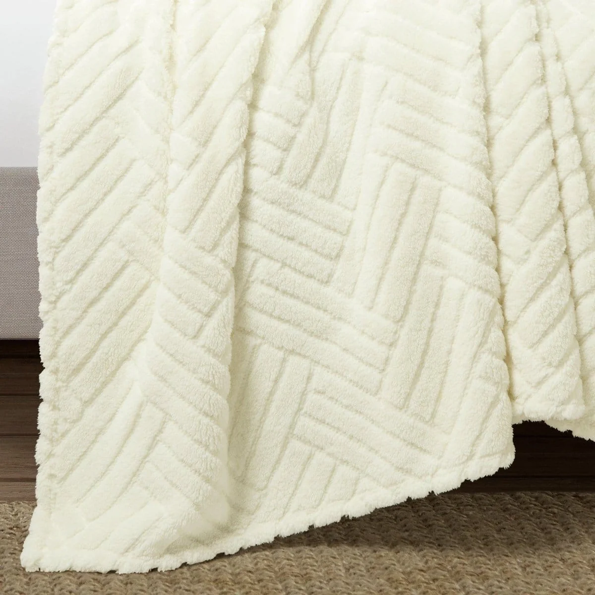 Super Cozy Ultra Soft Sherpa Jacquard Geo Blanket/Bedspread - Image 10