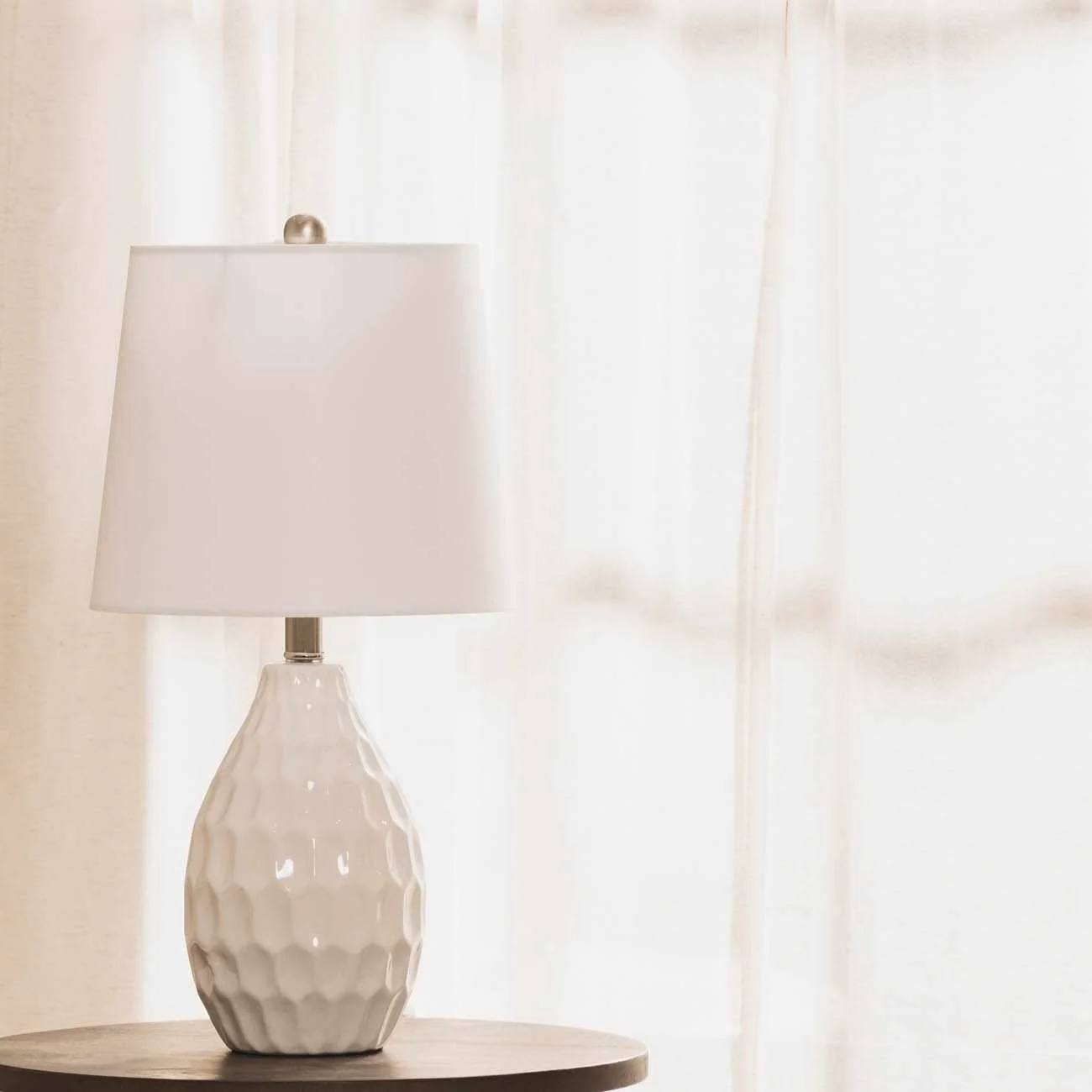 Taguig White Ceramic Table Lamp - Image 5