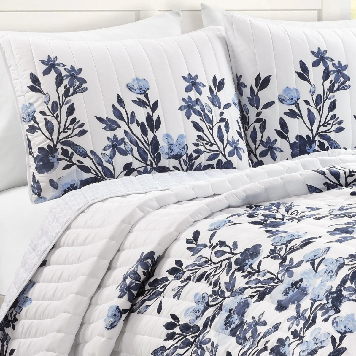 Tanisha Reversible Quilt 3 Piece Set - Image 5