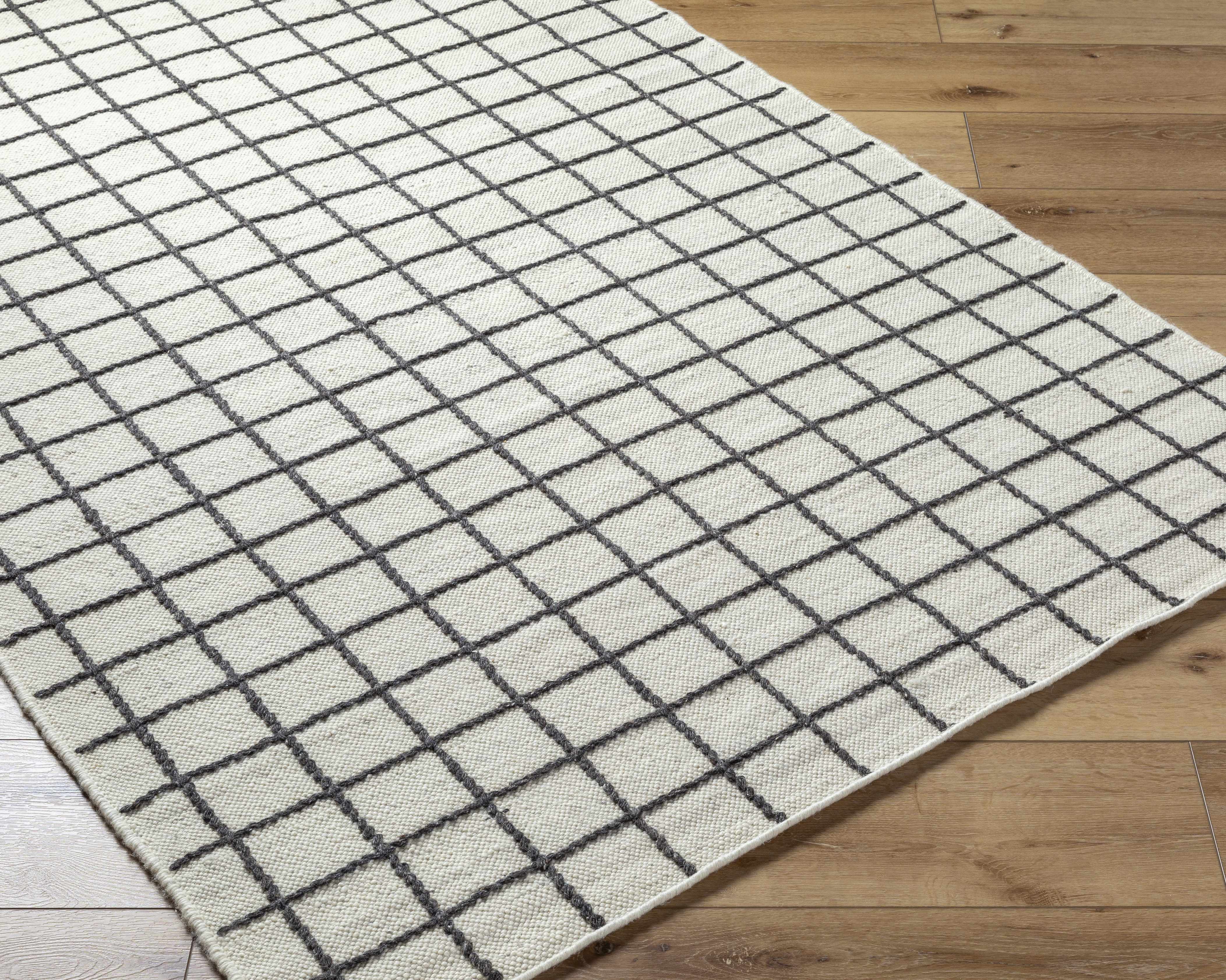 Tauri Area Rug - Image 3