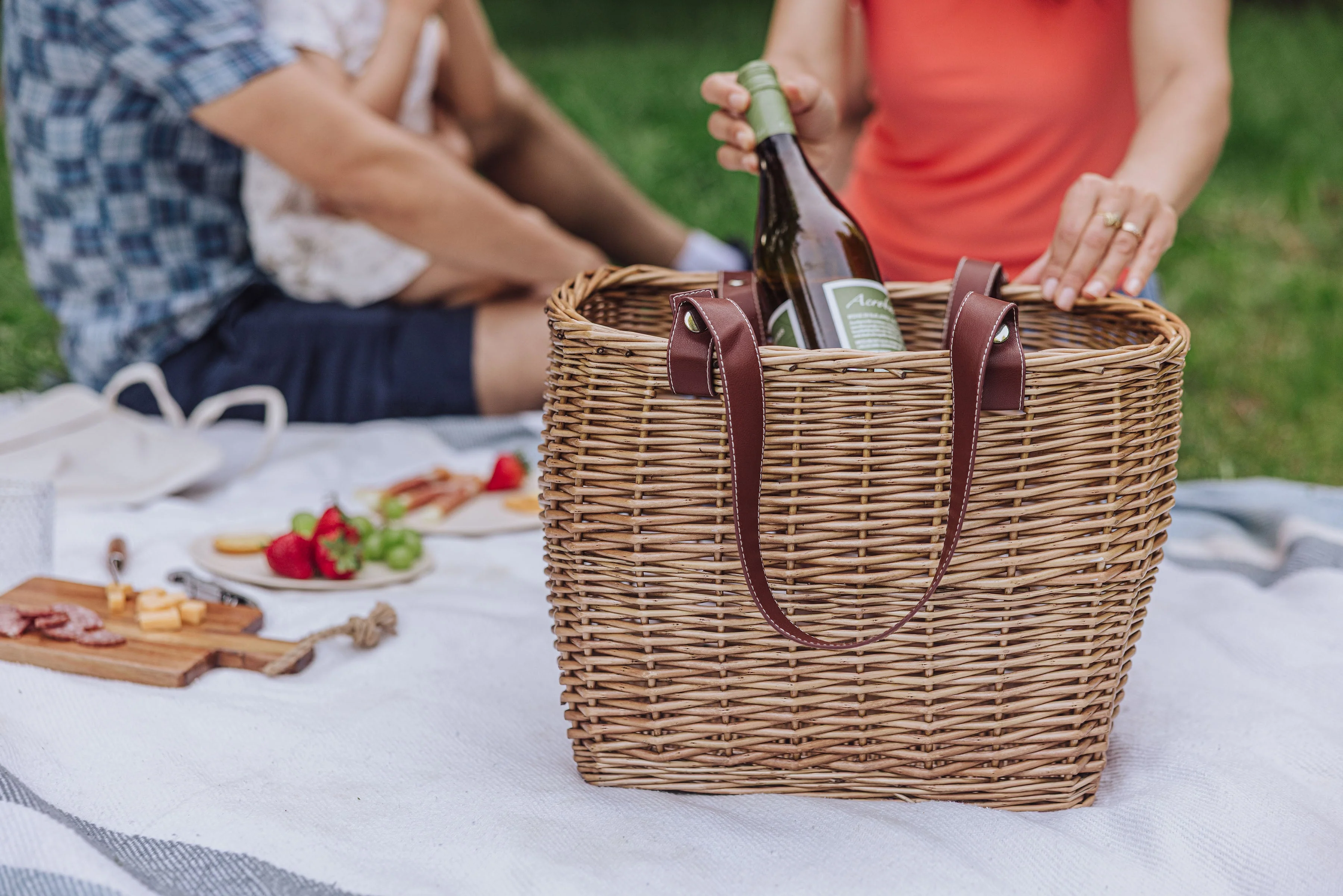 Terrabella Earth Friendly Handwoven Picnic Basket Set for 2 - Image 13