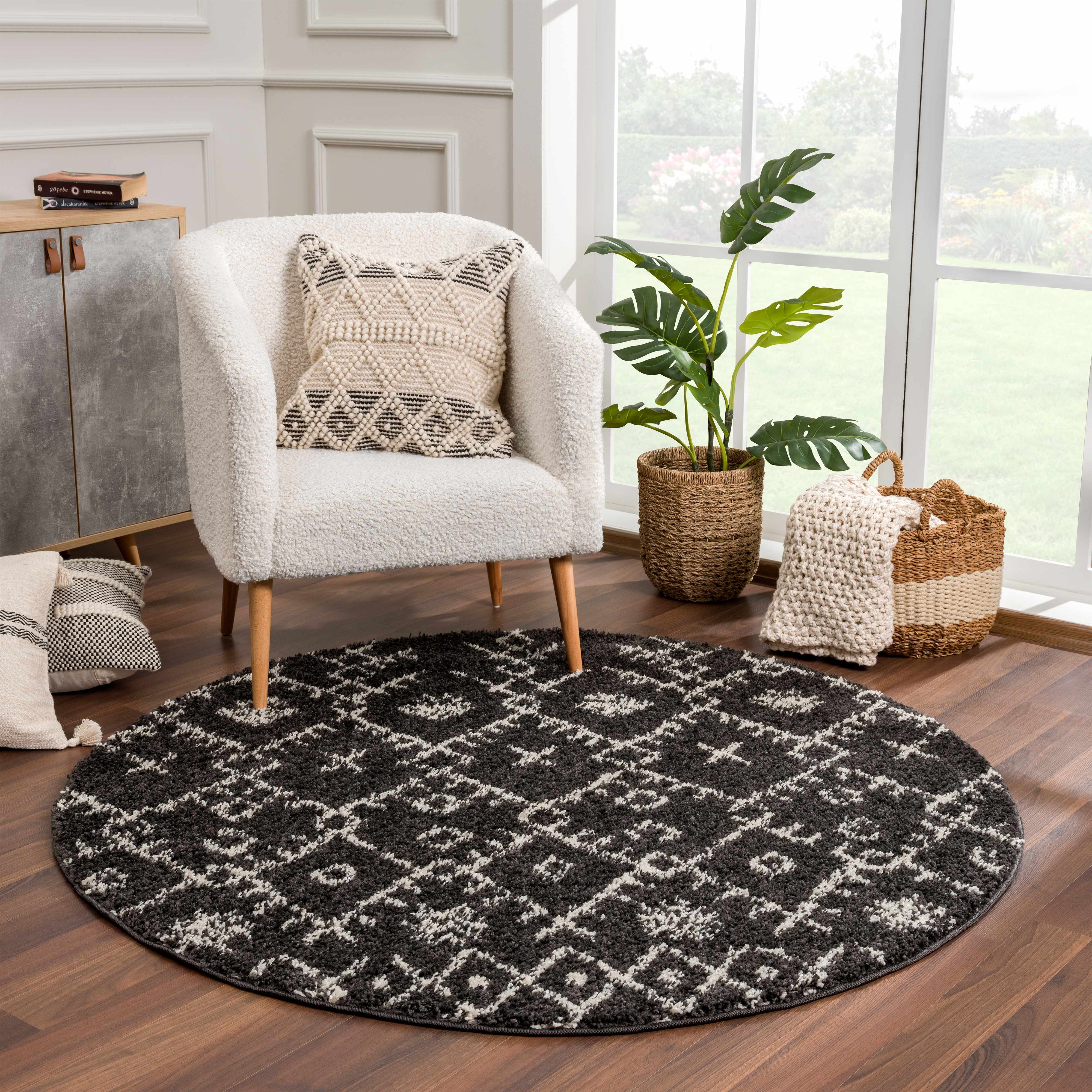 Thetford Black Berber Shag Rug - Clearance - Image 12