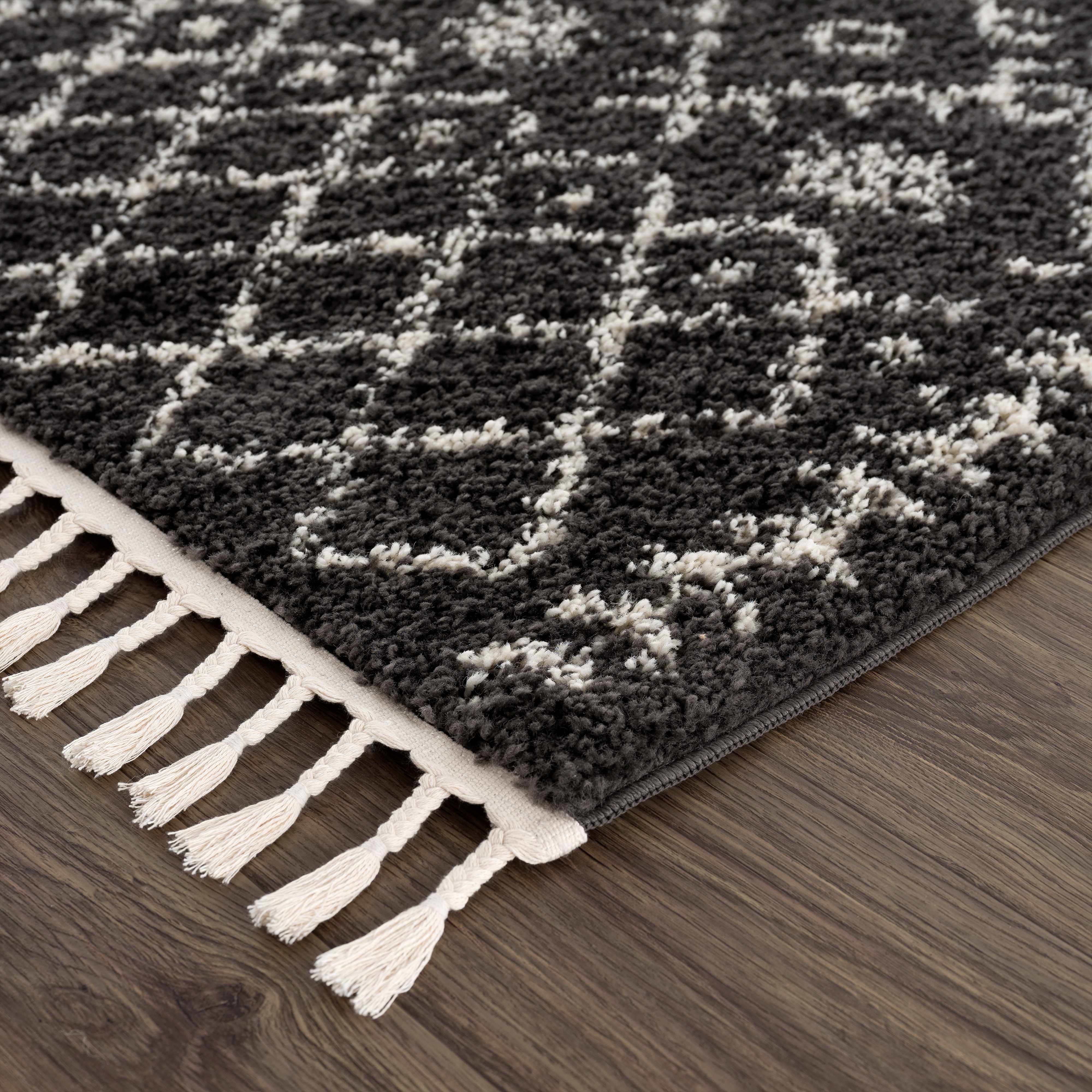 Thetford Black Berber Shag Rug - Clearance - Image 5