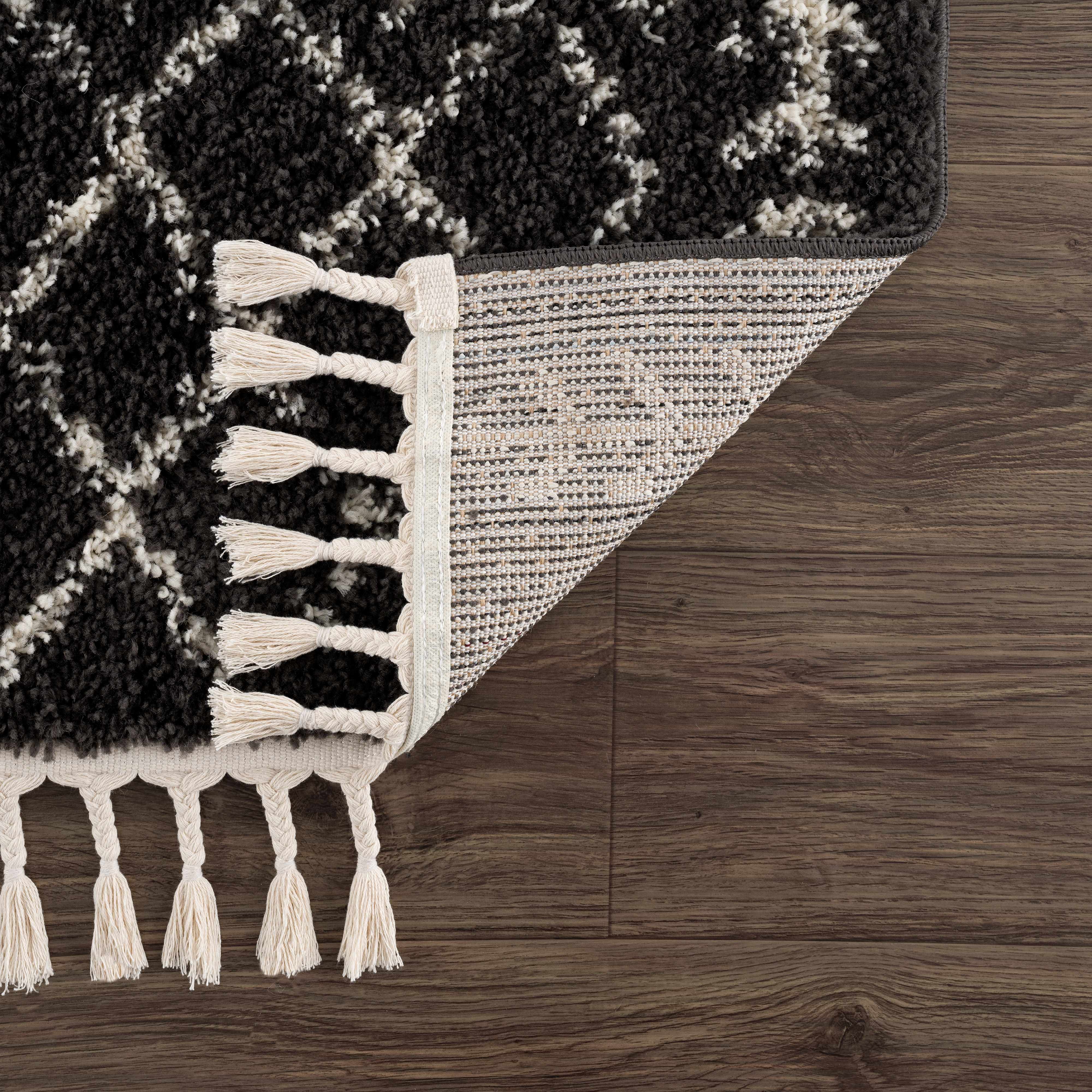 Thetford Black Berber Shag Rug - Clearance - Image 6