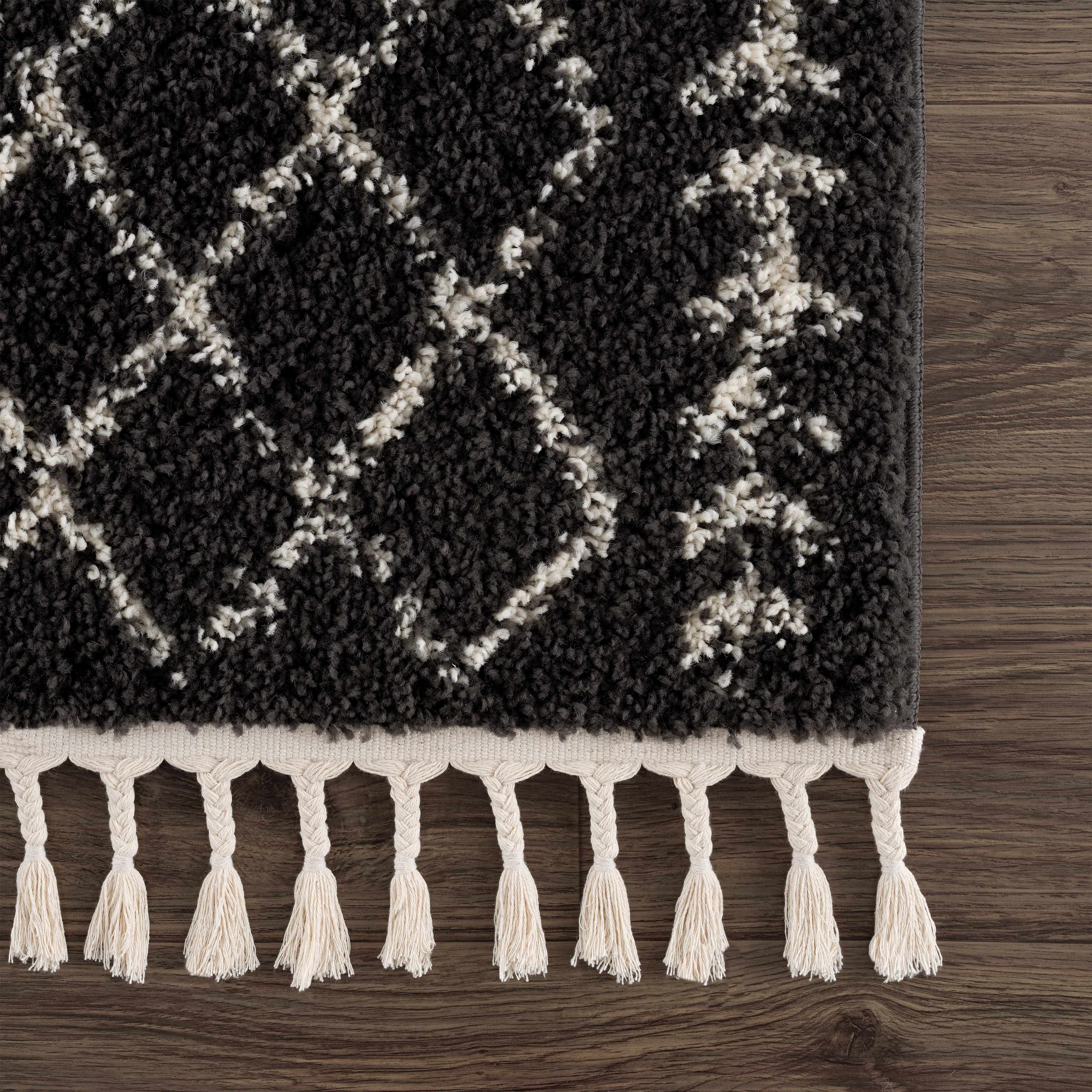 Thetford Black Berber Shag Rug - Clearance - Image 9
