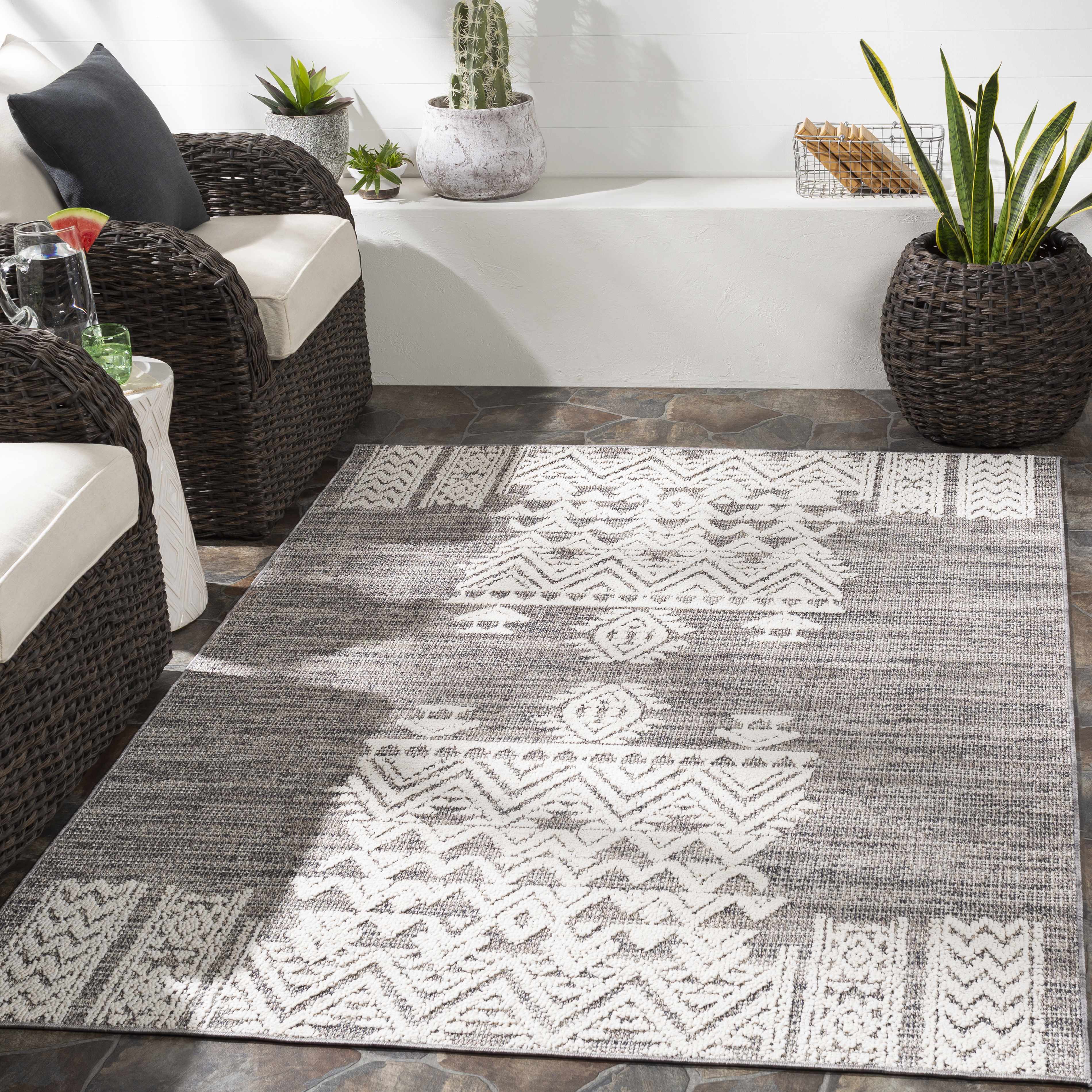 Thorntonville Outdoor Rug - Clearance - Image 4