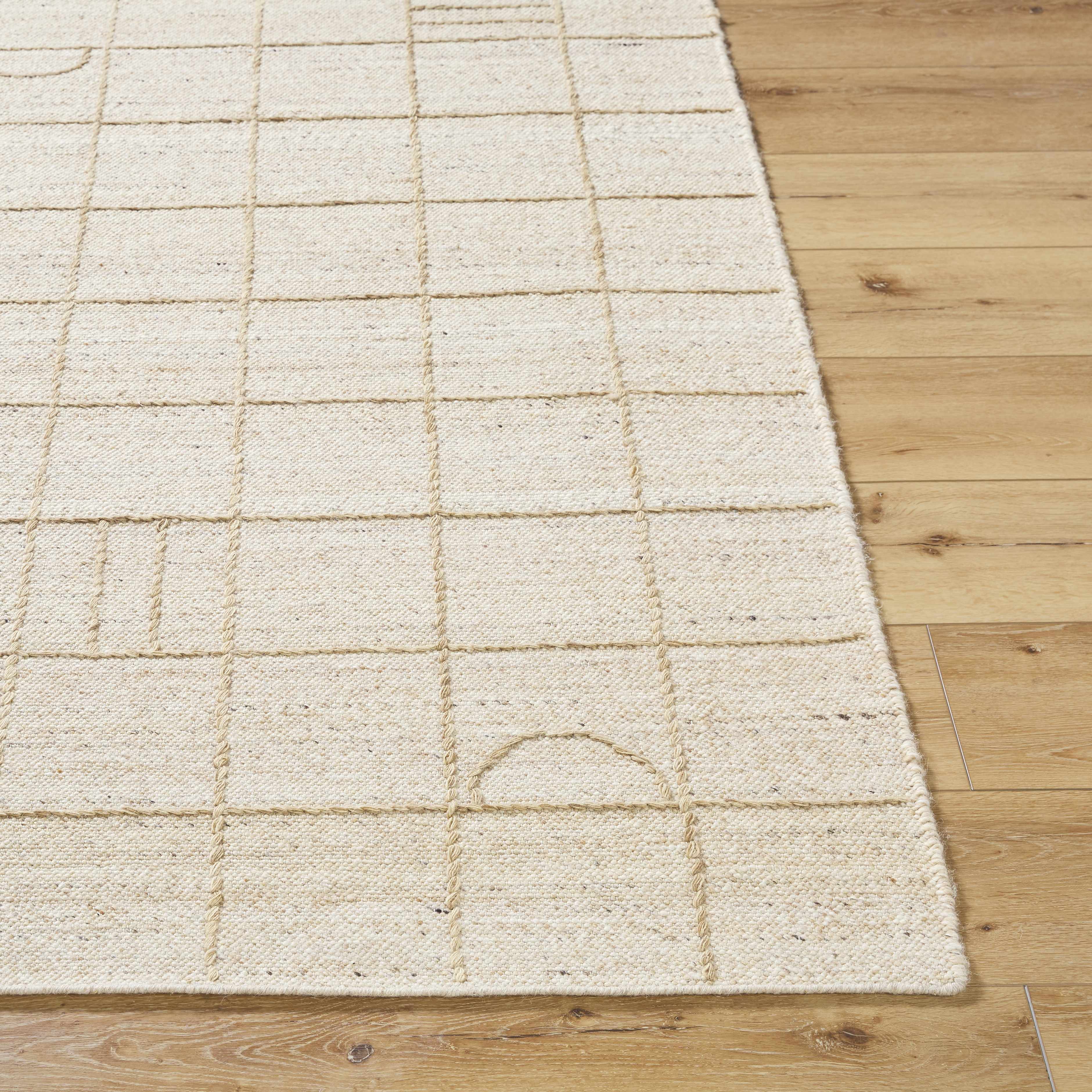 Tieve Area Rug - Image 4