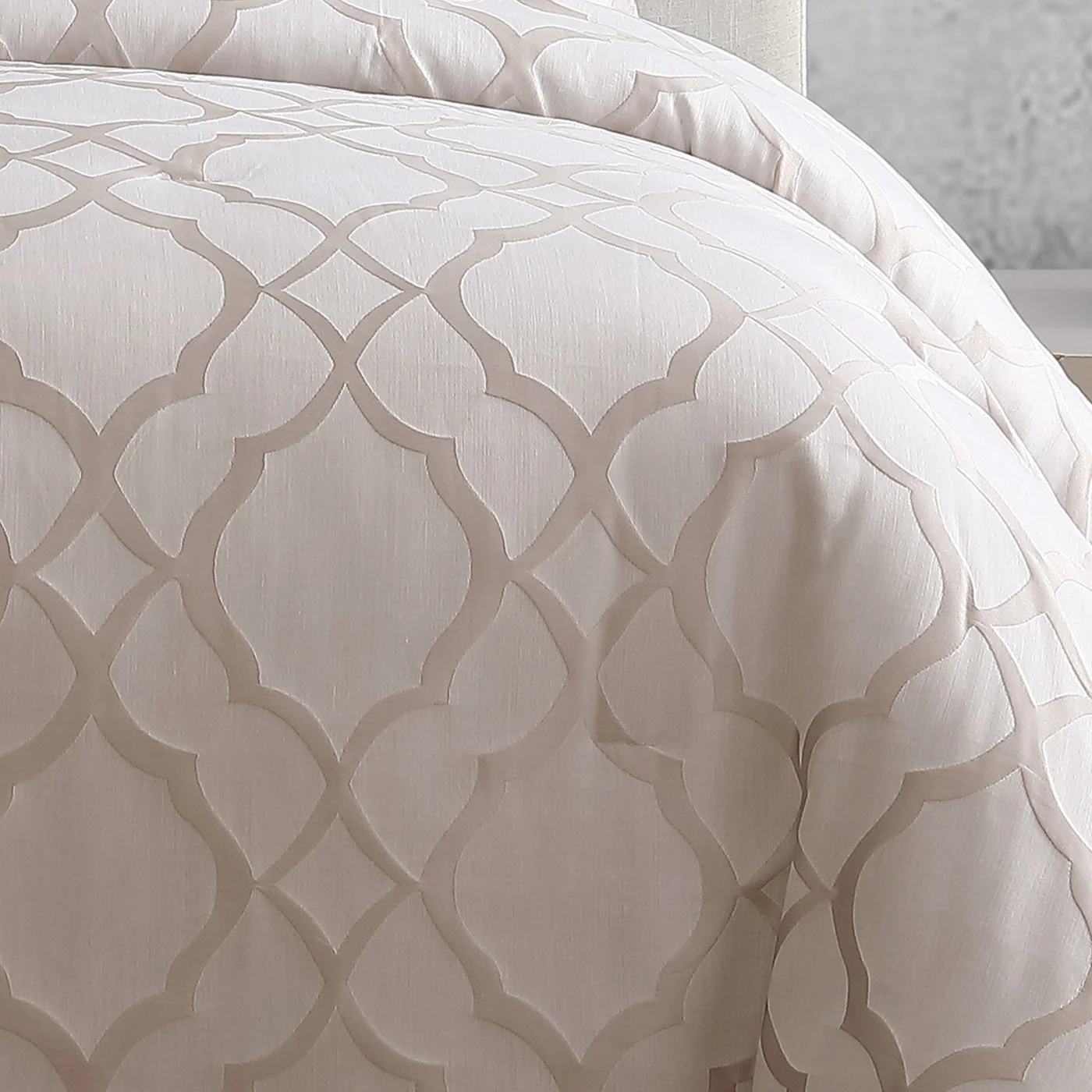Tinley White and Silver Jacquard Comforter Ensemble - Image 5