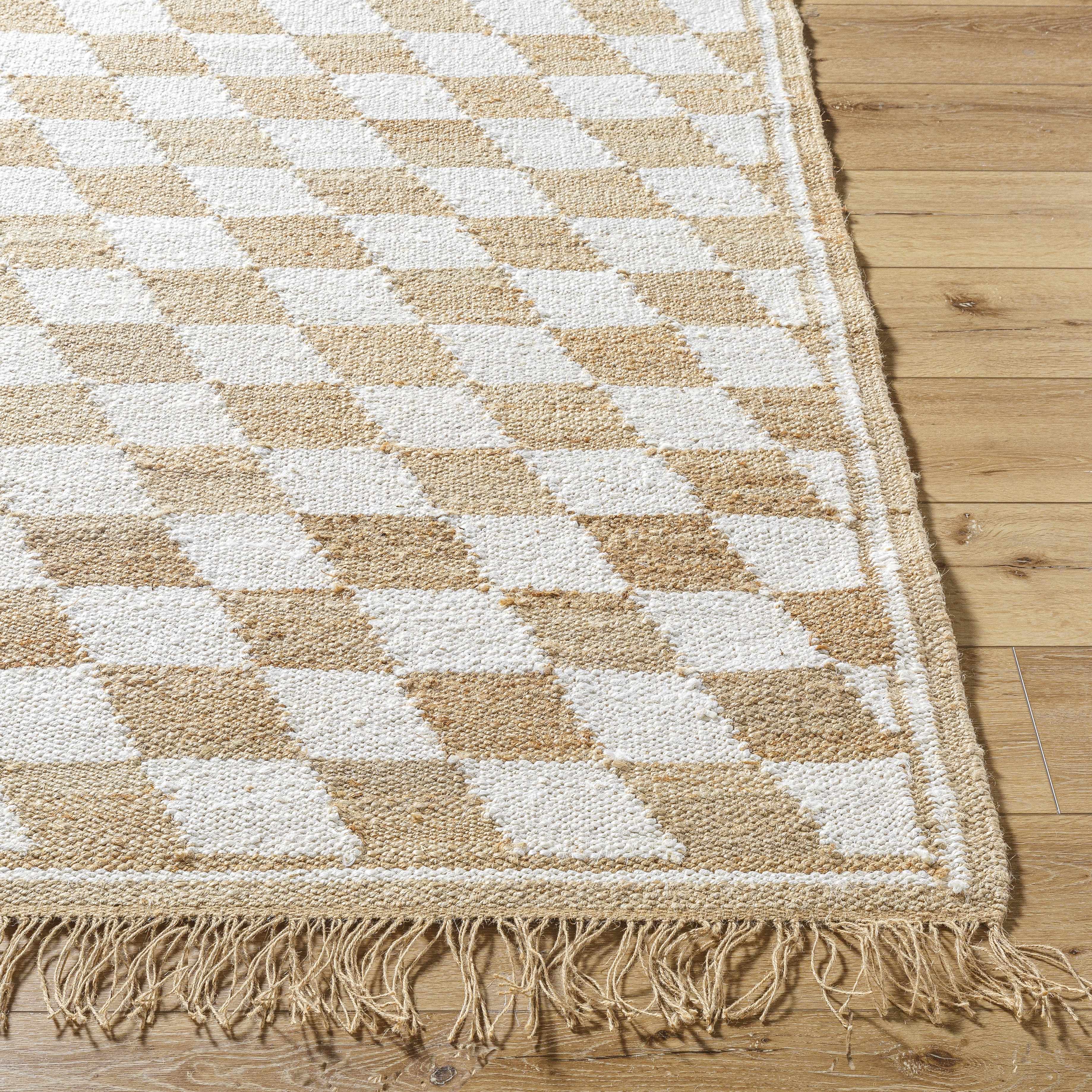 Tiria Diamond Checkered Jute Tasseled Rug - Image 4