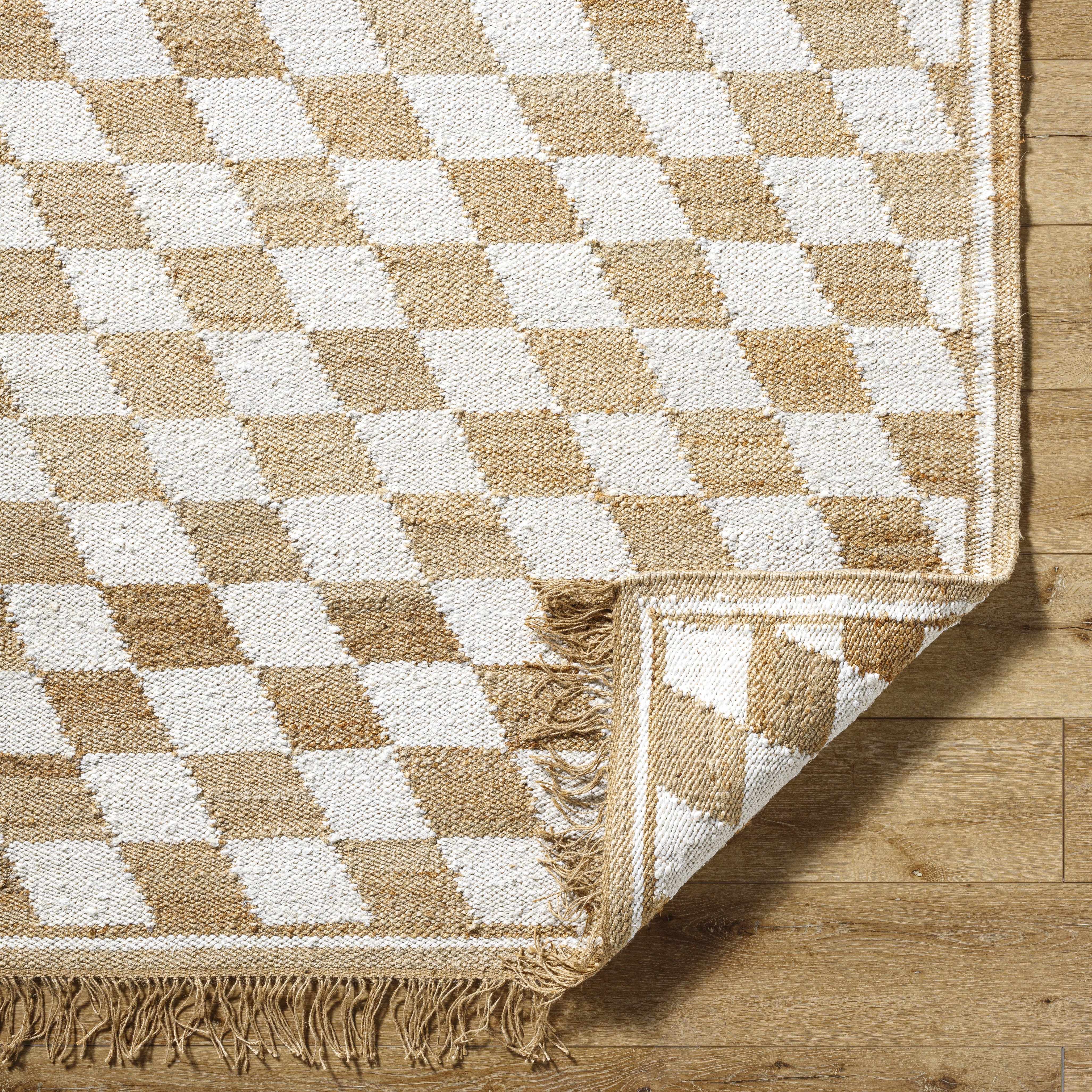 Tiria Diamond Checkered Jute Tasseled Rug - Image 5