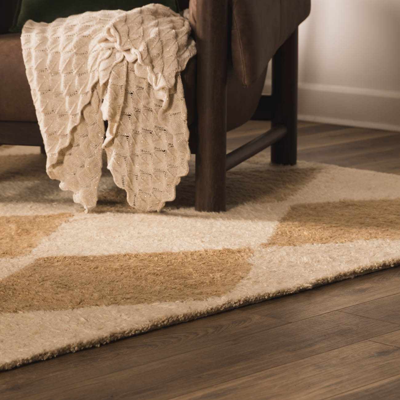 Tivka Diamond Checkered Wool Rug - Image 13