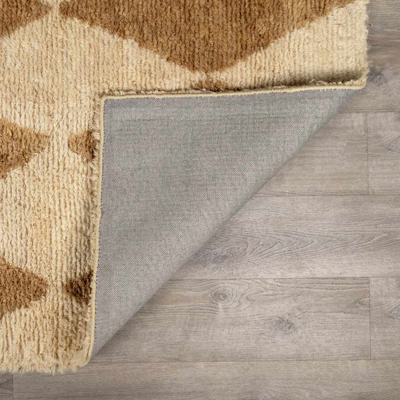 Tivka Diamond Checkered Wool Rug - Image 6