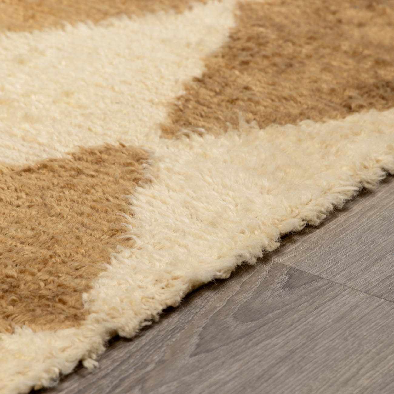 Tivka Diamond Checkered Wool Rug - Image 9