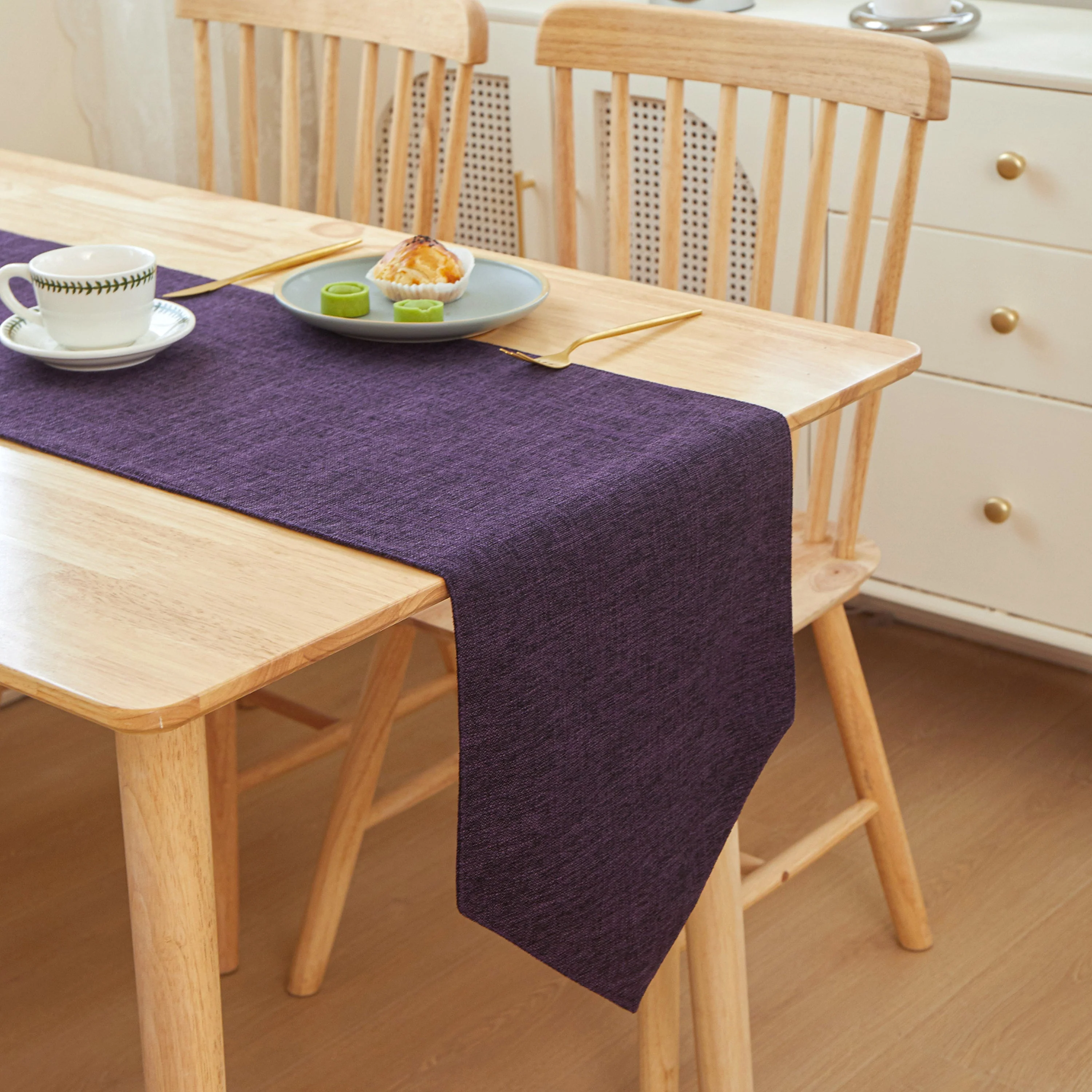 TRT Table Cloth Triangle Edges 12" W x 71" L - Image 4