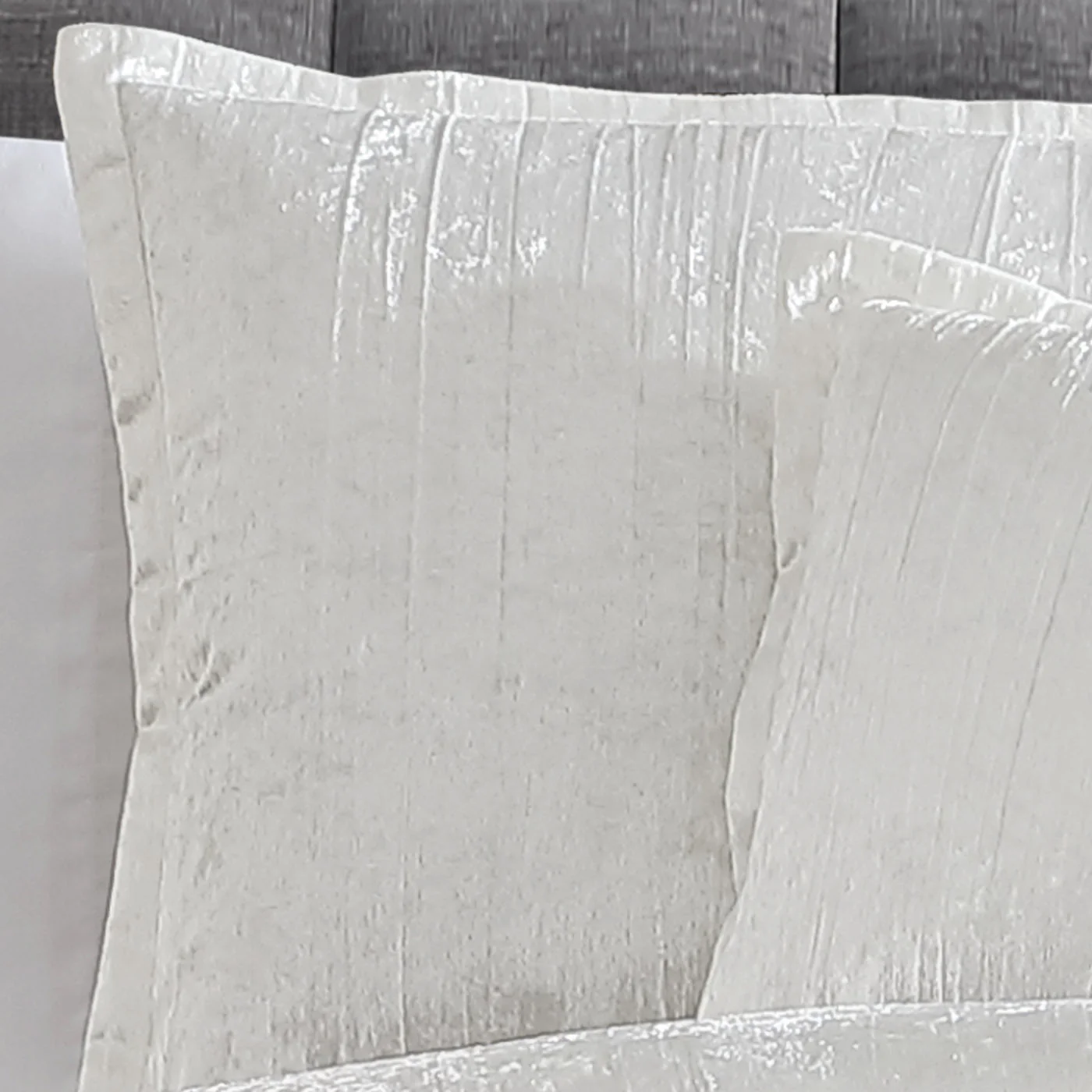 Turin 7 Piece White Crinkle Velvet Queen Comforter Ensemble - Image 3