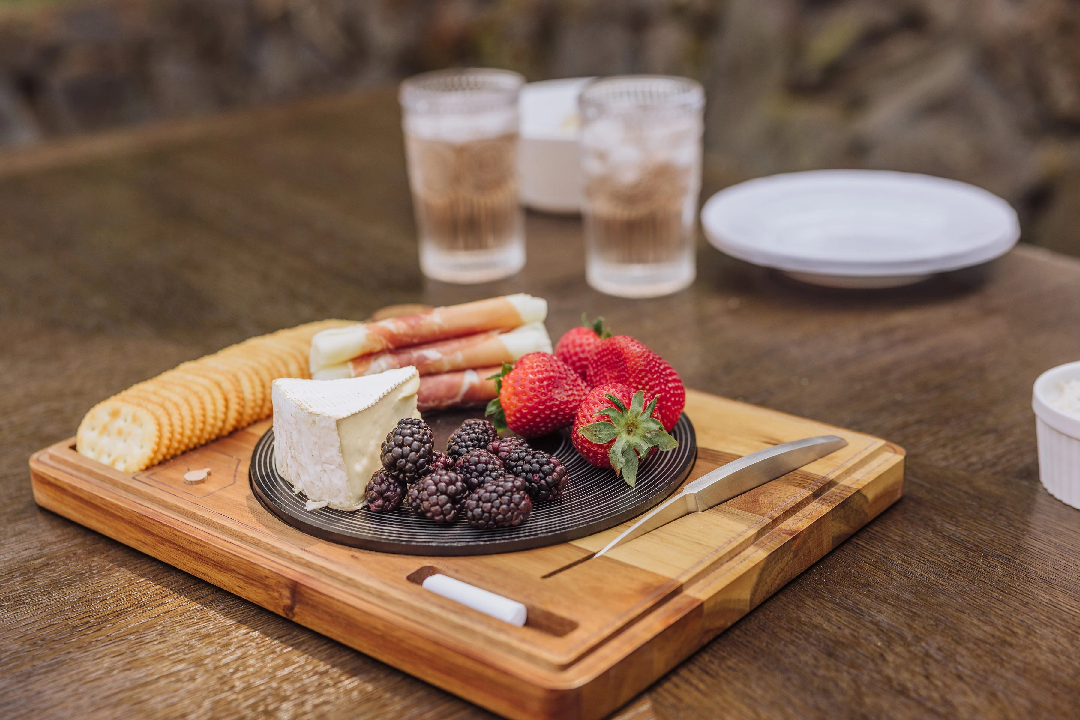 Turntable Acacia and Slate Cheese Board with Knife - Image 5