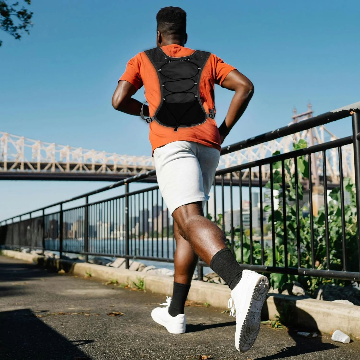 Ultra Lightweight Running Hydration Vest 2L Bladder 6 Pocket Pack 103g - Image 29