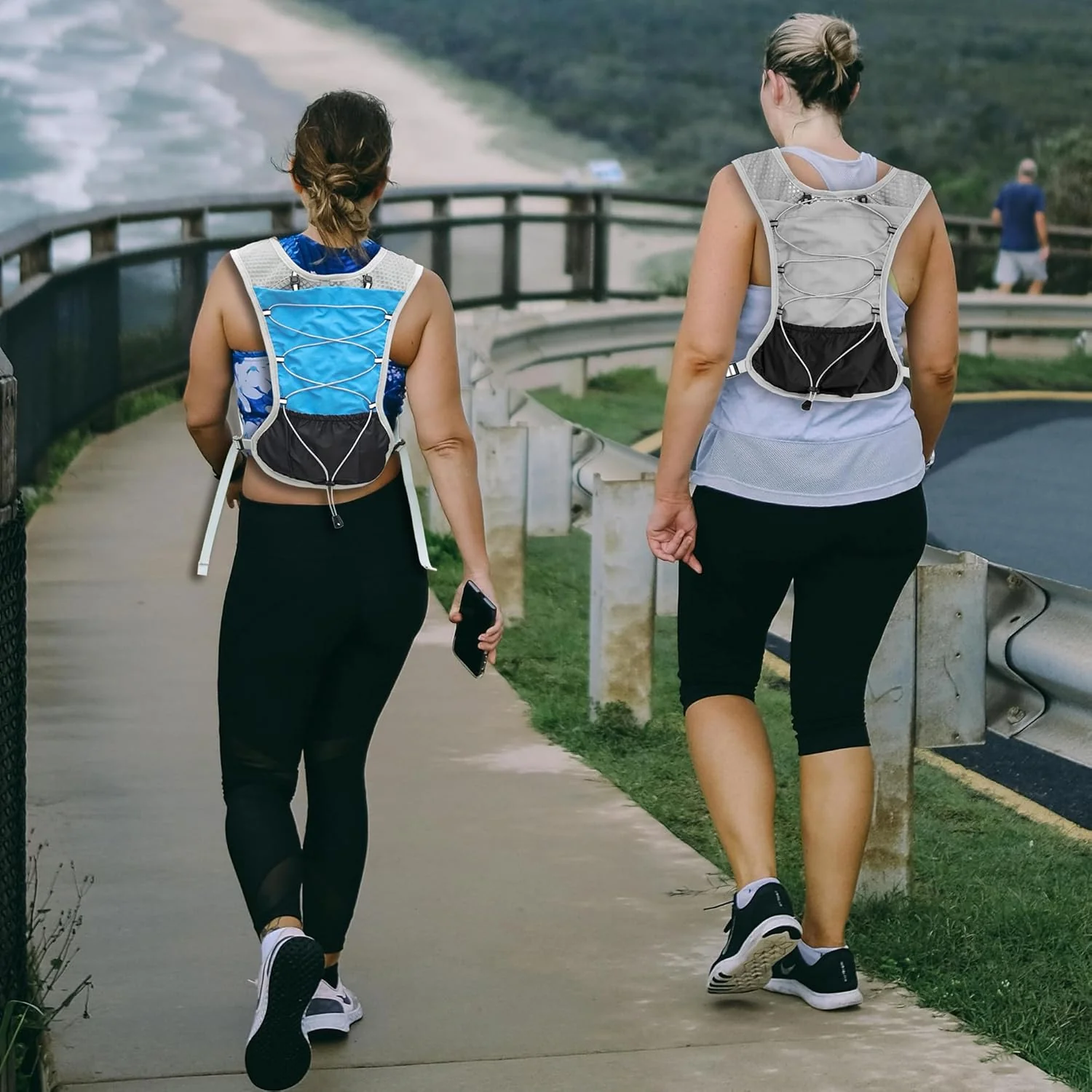 Ultra Lightweight Running Hydration Vest 2L Bladder 6 Pocket Pack 103g - Image 3