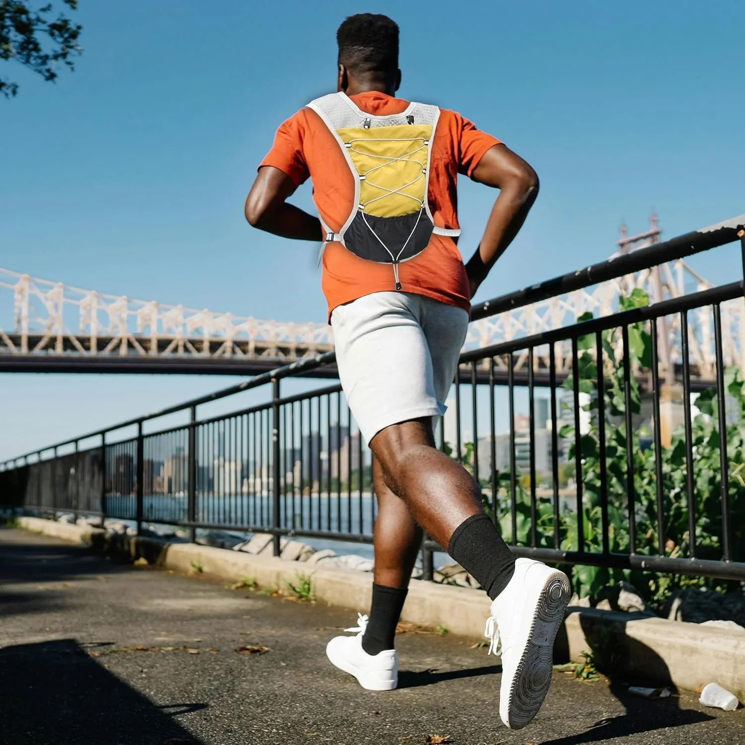 Ultra Lightweight Running Hydration Vest 2L Bladder 6 Pocket Pack 103g - Image 64