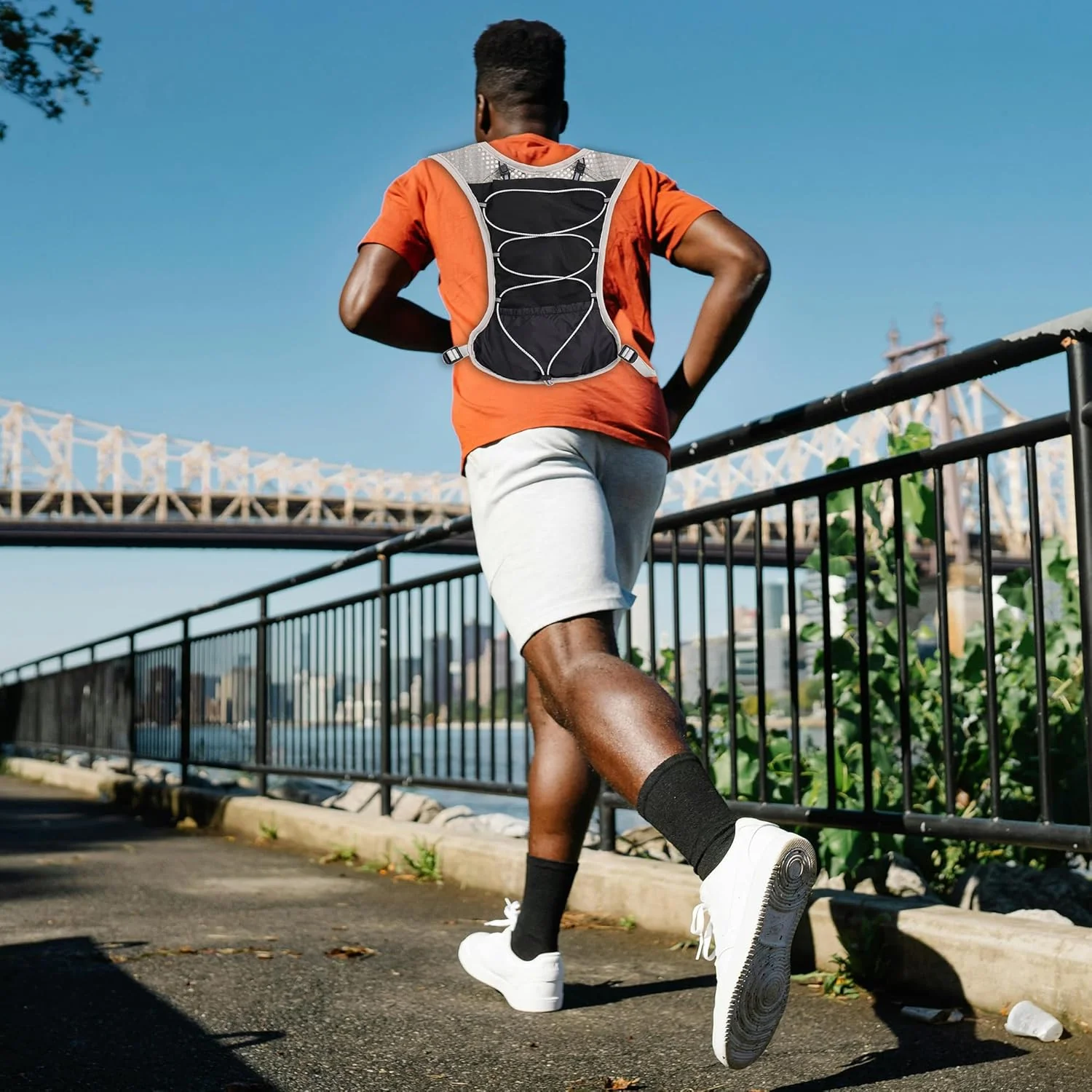 Ultra Lightweight Running Hydration Vest 2L Bladder 6 Pocket Pack 103g - Image 70