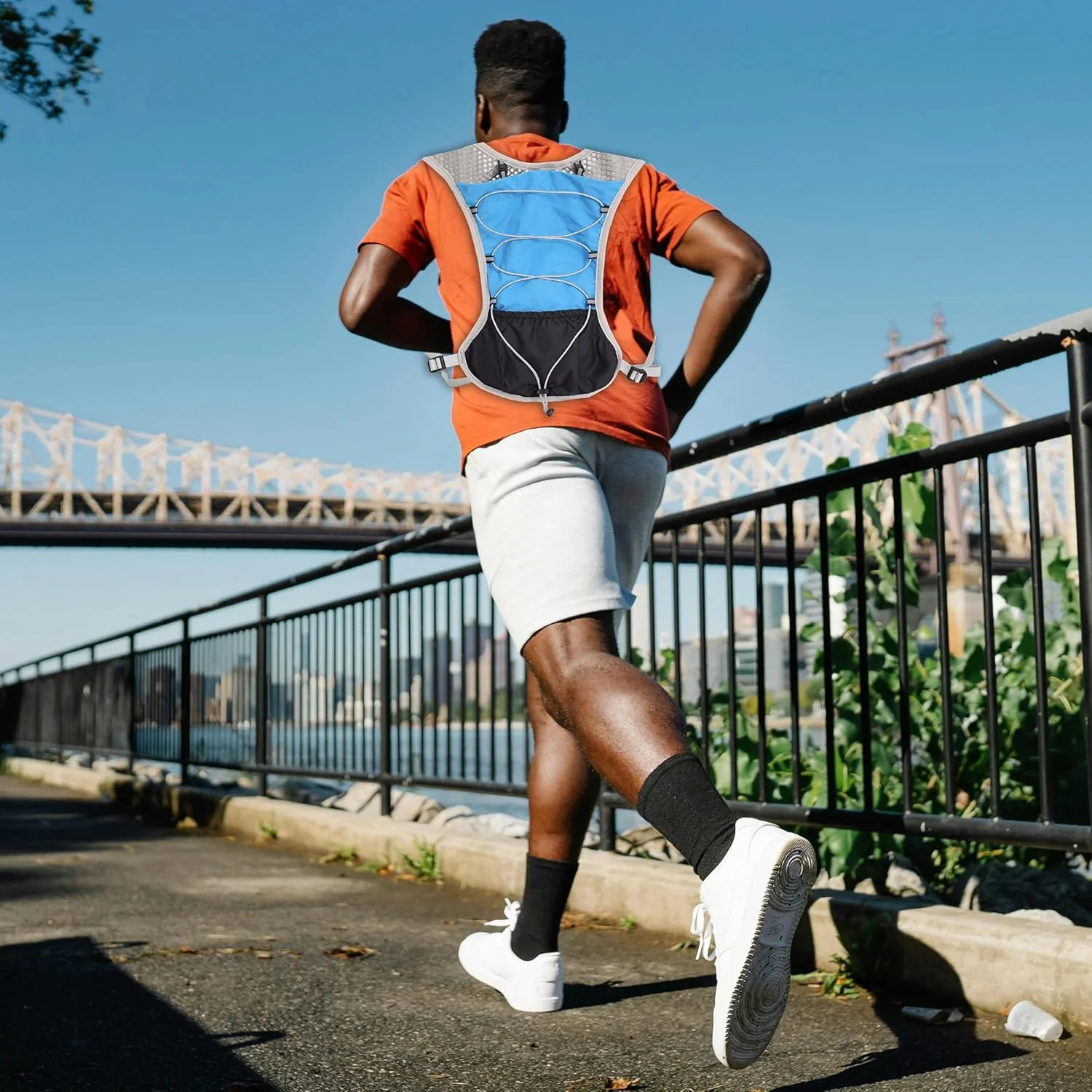 Ultra Lightweight Running Hydration Vest 2L Bladder 6 Pocket Pack 103g - Image 78